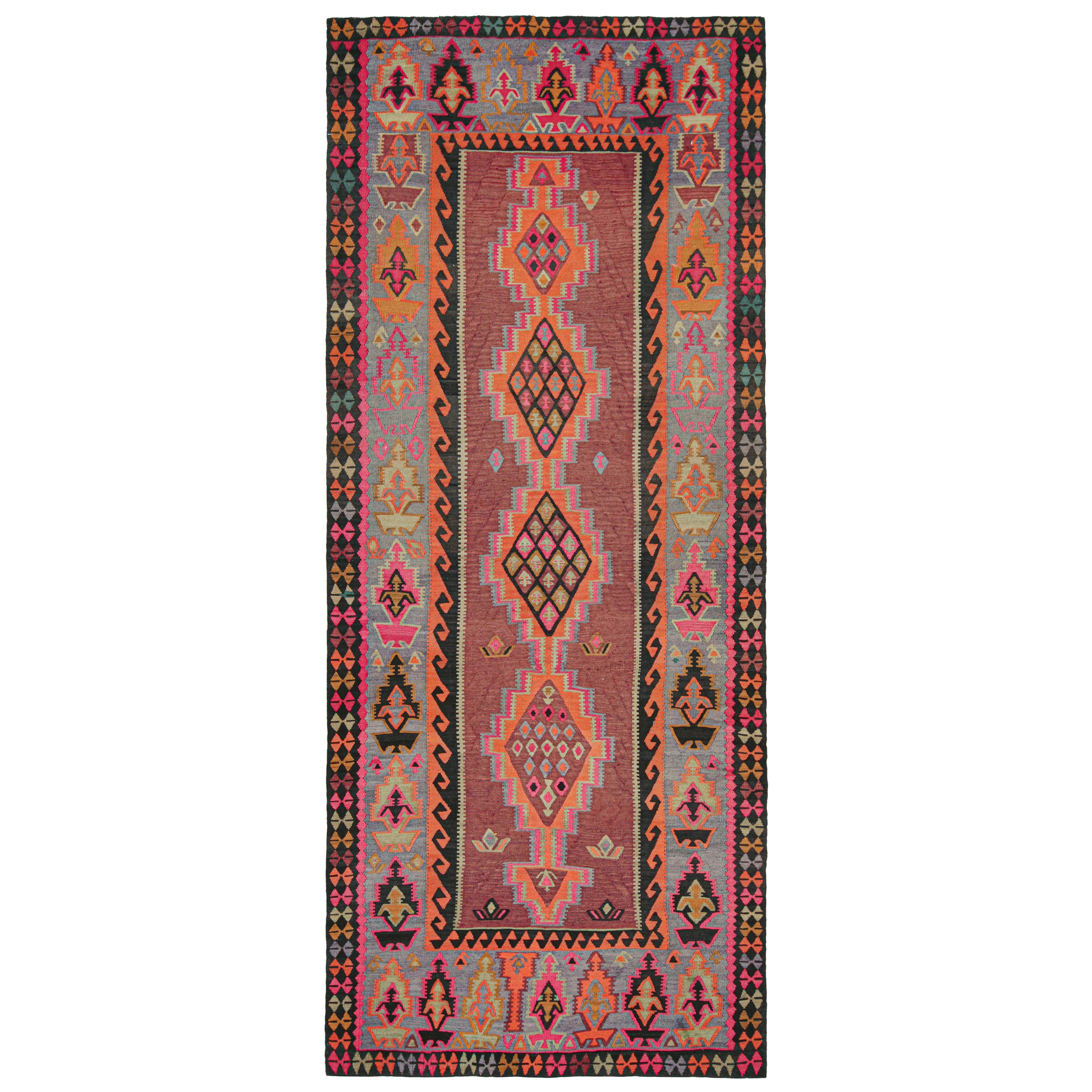 Nordwestlicher persischer Stammeskunst-Kelim in Lila mit Medaillons von Teppich & Kilim