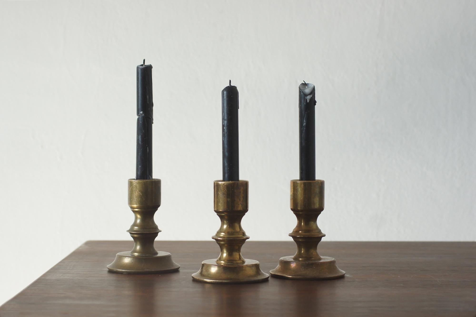 Scandinavo moderno Candelabri norvegesi d'epoca in ottone, anni '70, set di 3 in vendita
