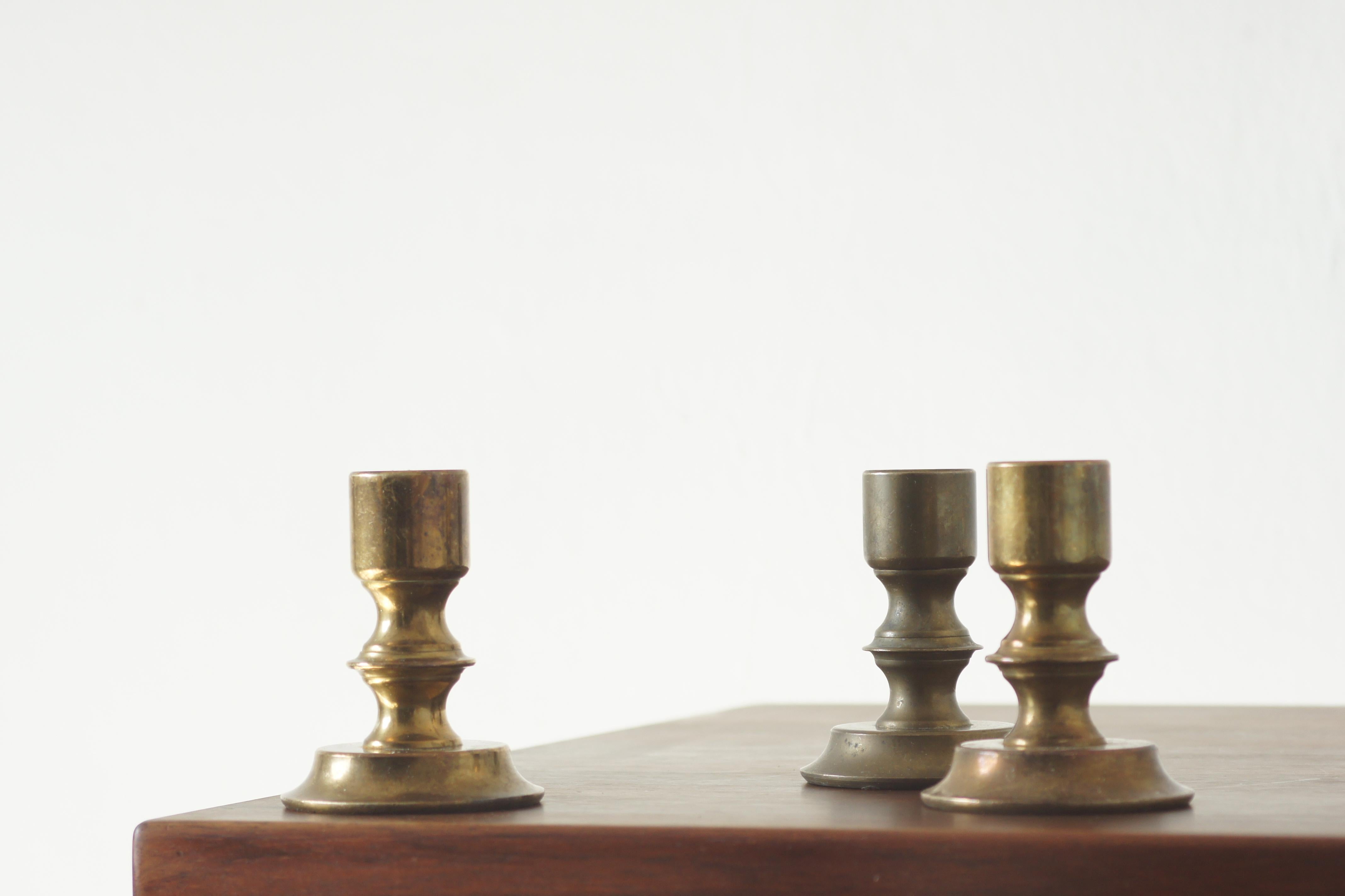 Fine XX secolo Candelabri norvegesi d'epoca in ottone, anni '70, set di 3 in vendita