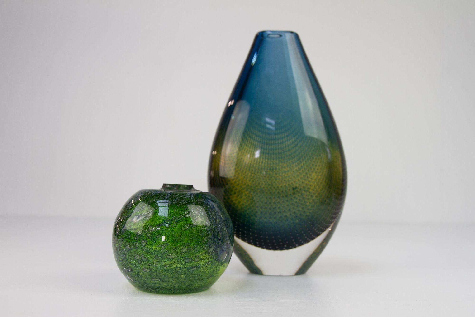 Vase en verre vert norvégien vintage de Benny Motzfeldt, années 1960. en vente 3