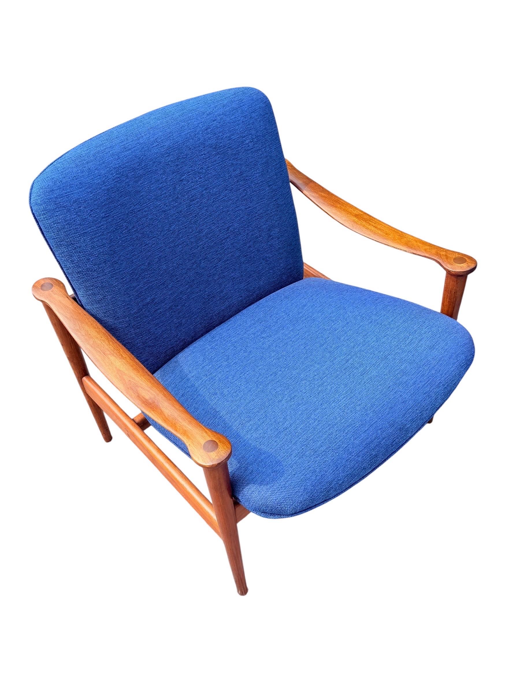 Vintage Norwegian Teak Lounge Chairs von Fredrik Kayser - 1960er Paar (Teakholz) im Angebot