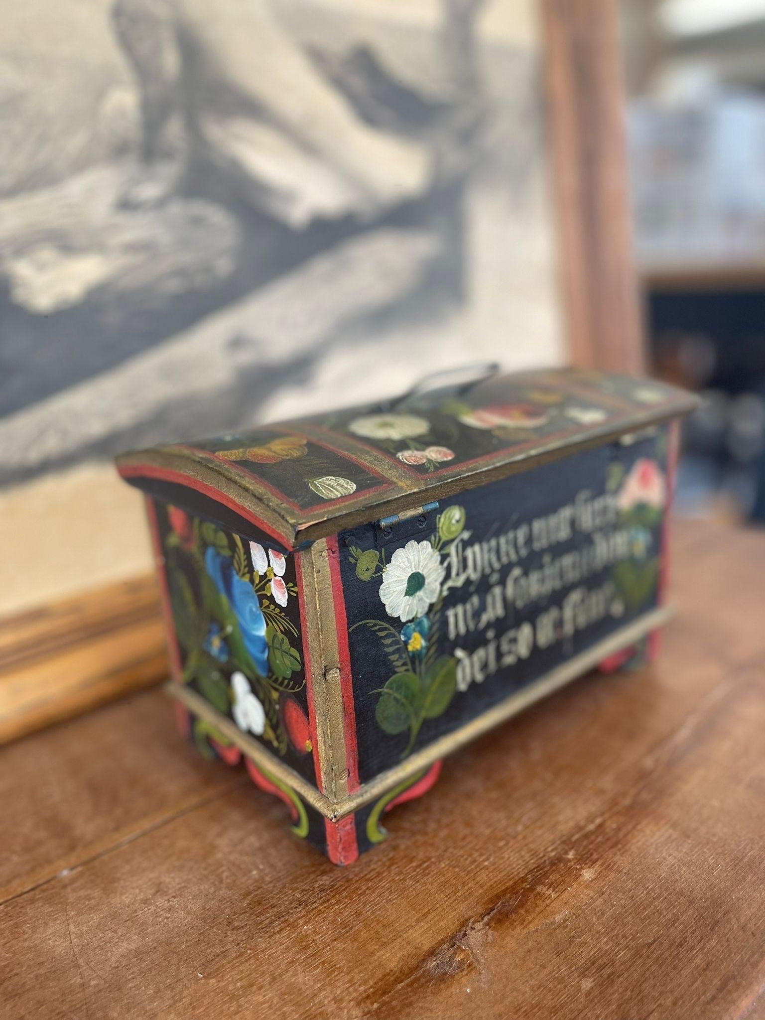 Vintage Norwegian Wood.chest With Hand Painted Floral Motif In Good Condition For Sale In Seattle, WA