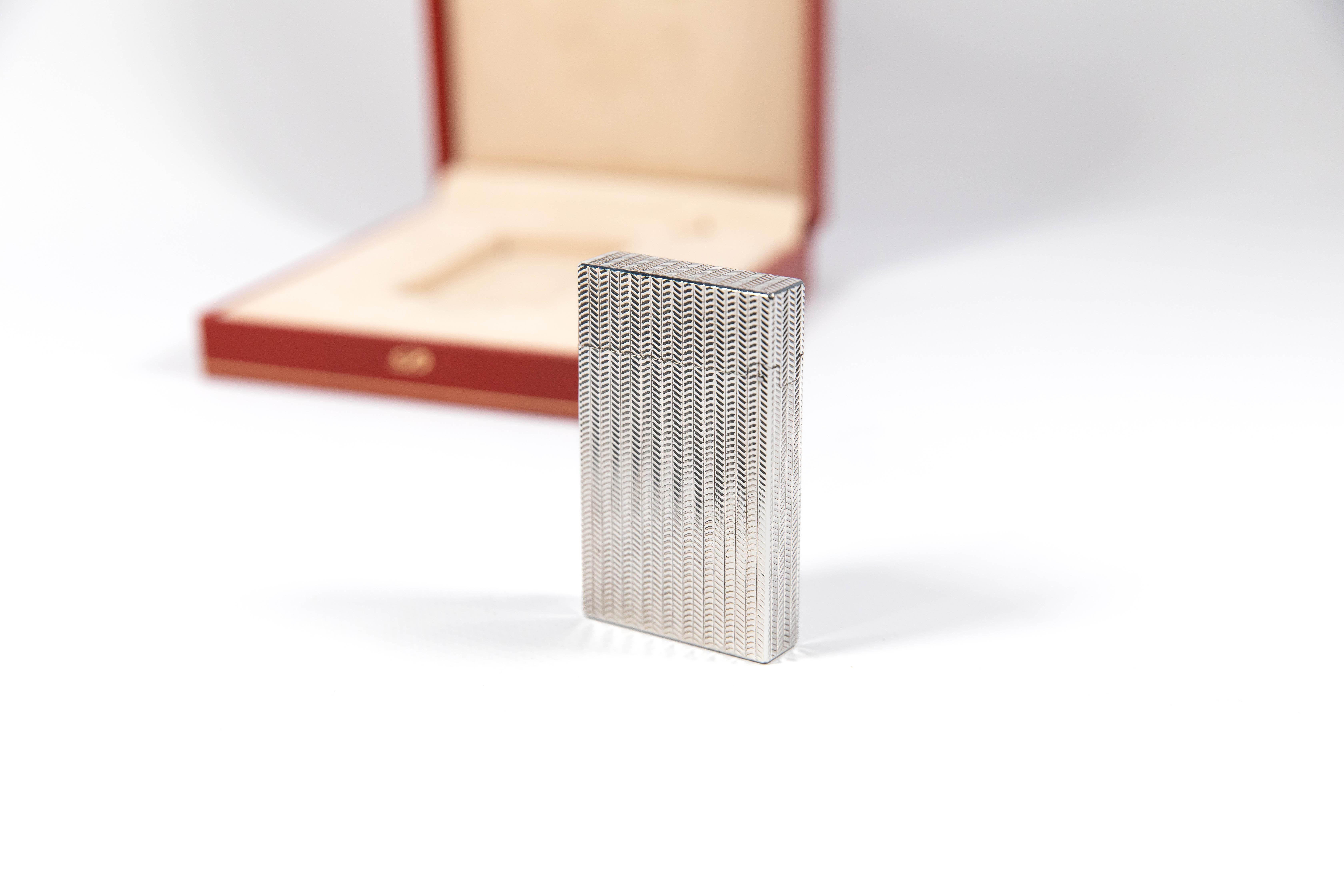 Vintage NOS Authentic Silver plated Ligne 2 ST Dupont Lighter from 1990 Complete In Excellent Condition In DELFT, NL