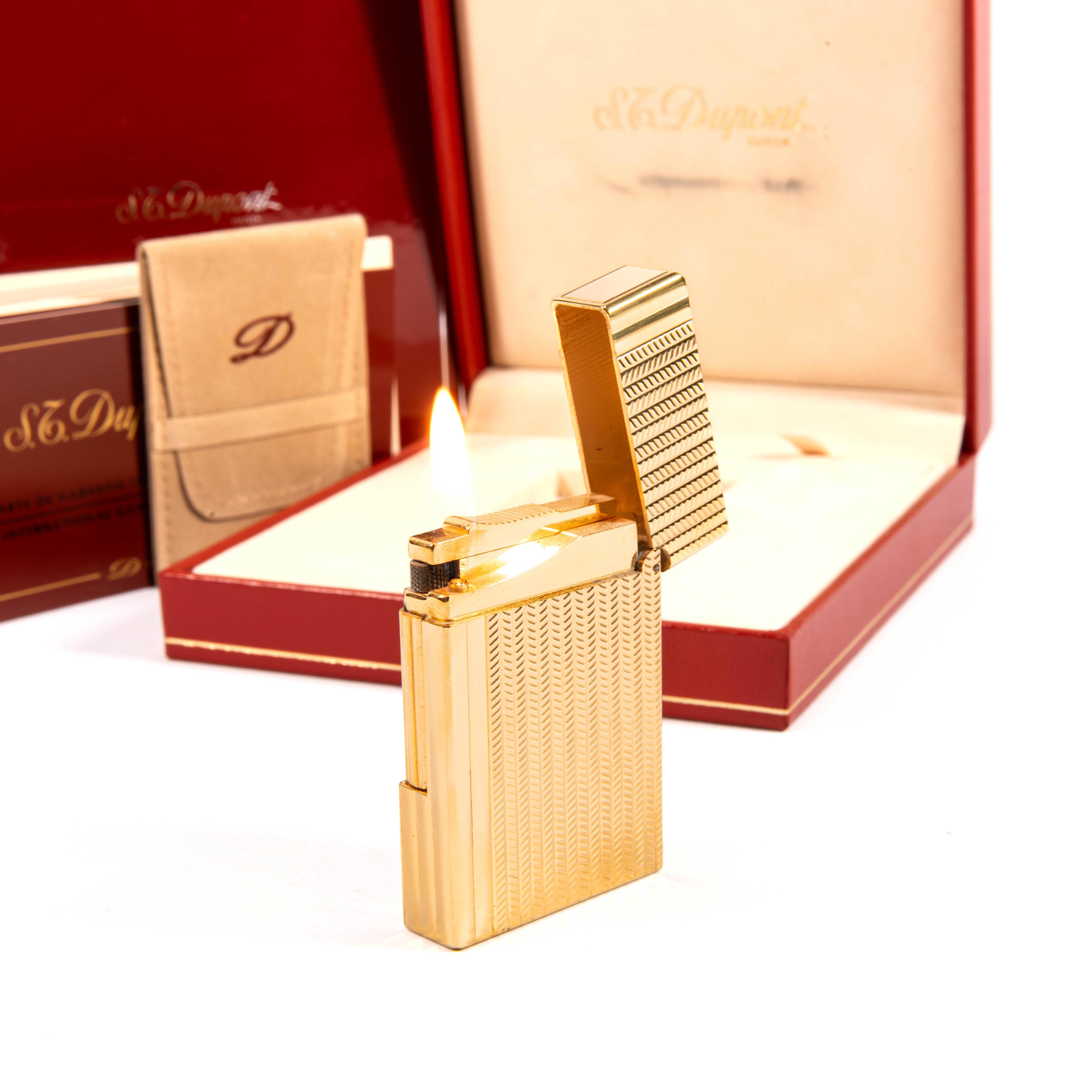 Vintage NOS Gold Plated S.T. Dupont Gatsby Lighter des années 1980 dans sa boîte 5