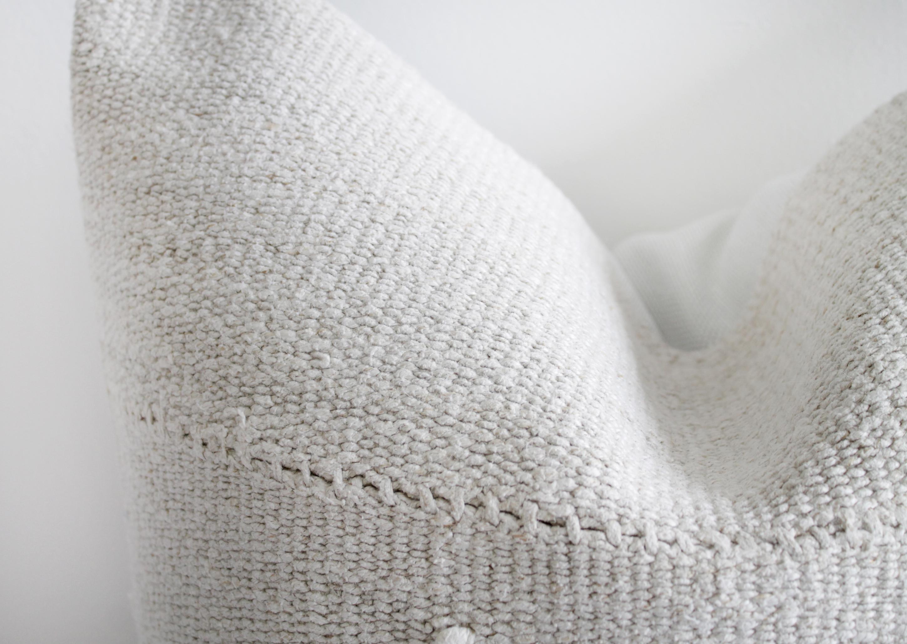 Vintage nubby handwoven Minimalist style pillow
Color: White
Original stitched seam, hidden zipper closure.
Insert not included.
 