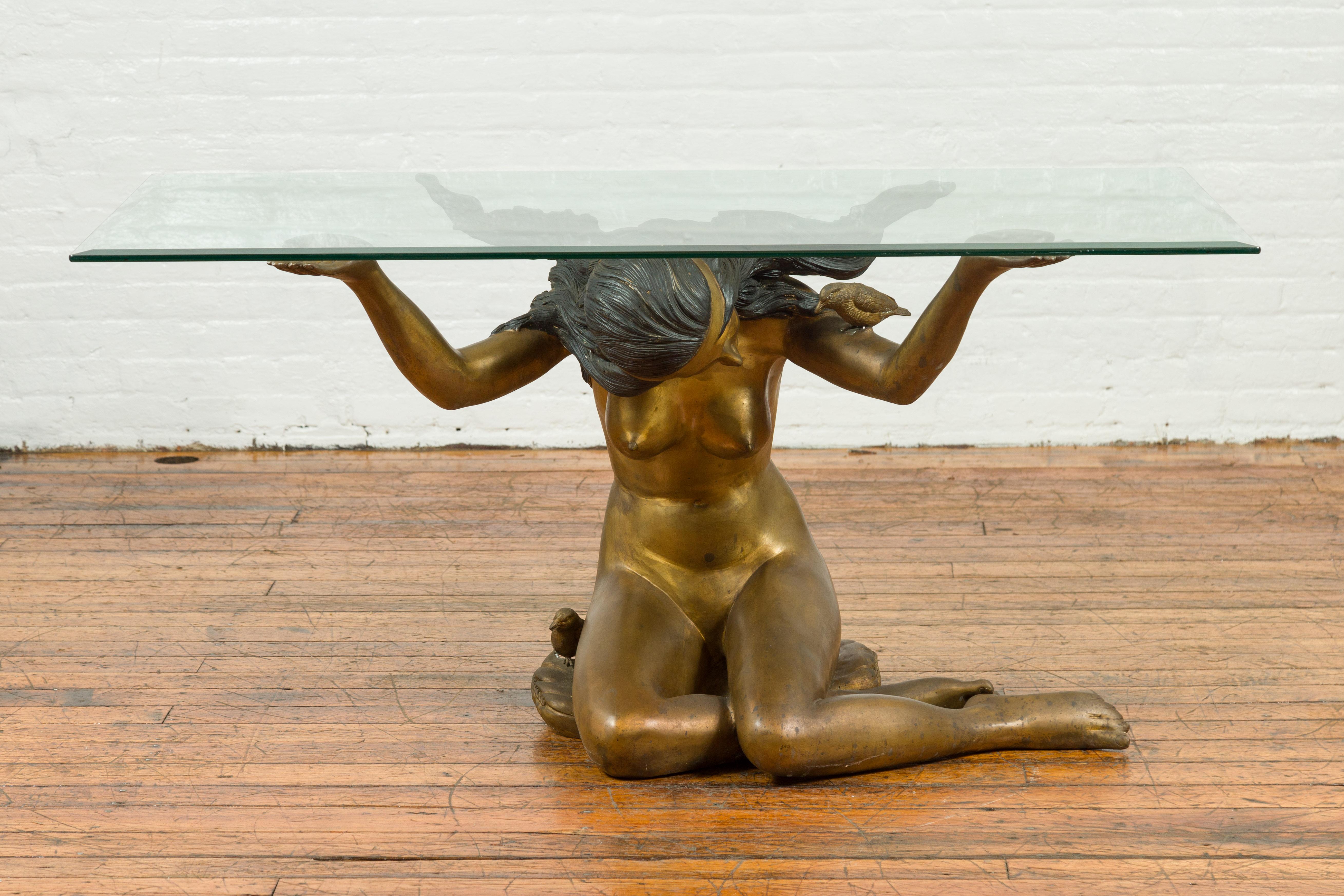 A vintage nude woman bronze table base from the mid-20th century, with gold patina. The top is not included but shown on the photos to allow better visualization of the possibilities. Created with the traditional technique of the lost-wax (à la cire