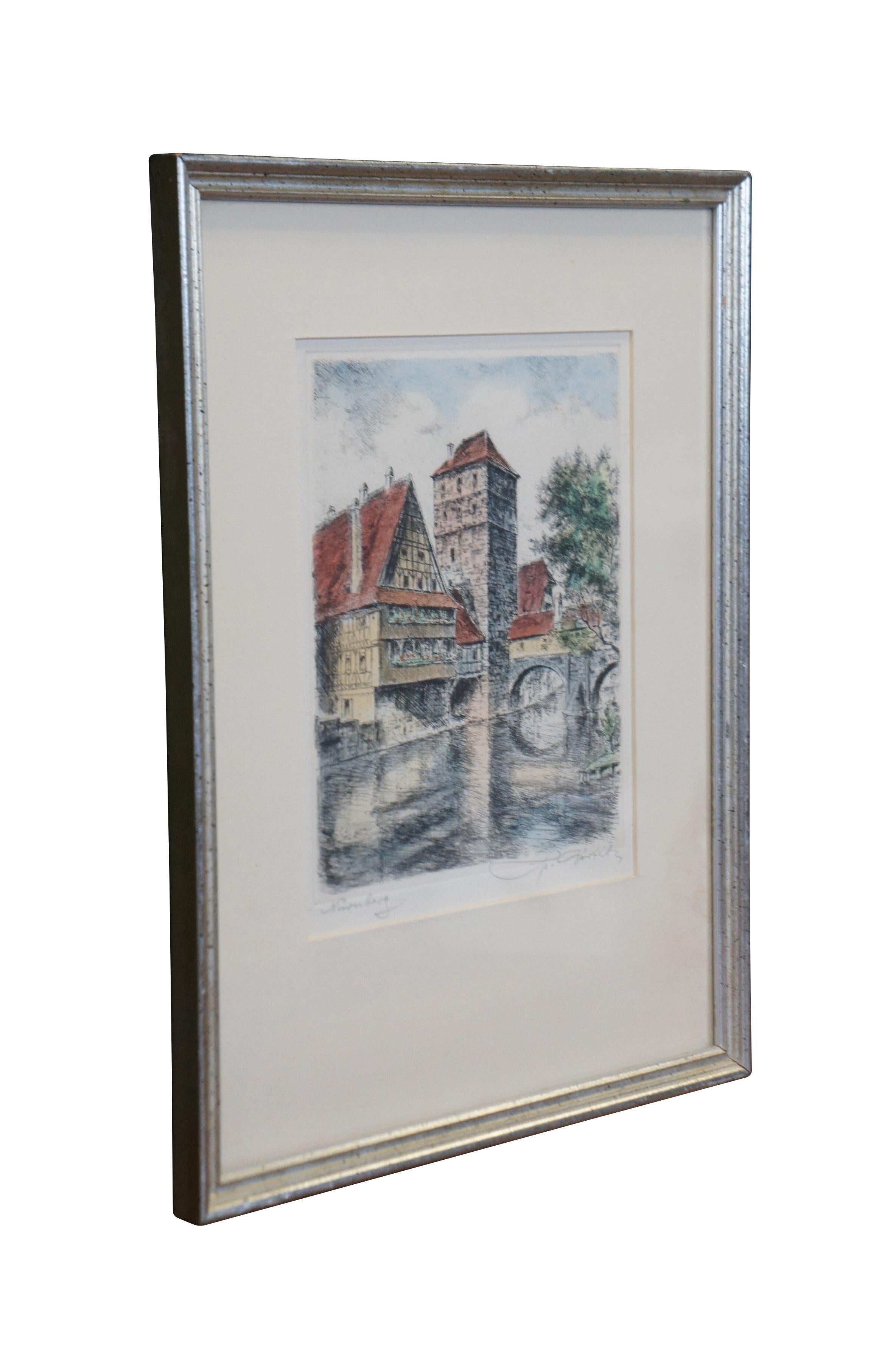 Handkolorierte Radierung aus der Mitte des 20. Jahrhunderts, die eine Ansicht der Hangmansbrücke über den Kanal in Nürnberg, Deutschland, zeigt. Am unteren Rand mit Bleistift signiert. Abgeschrägter silberner Goldrahmen; weißes