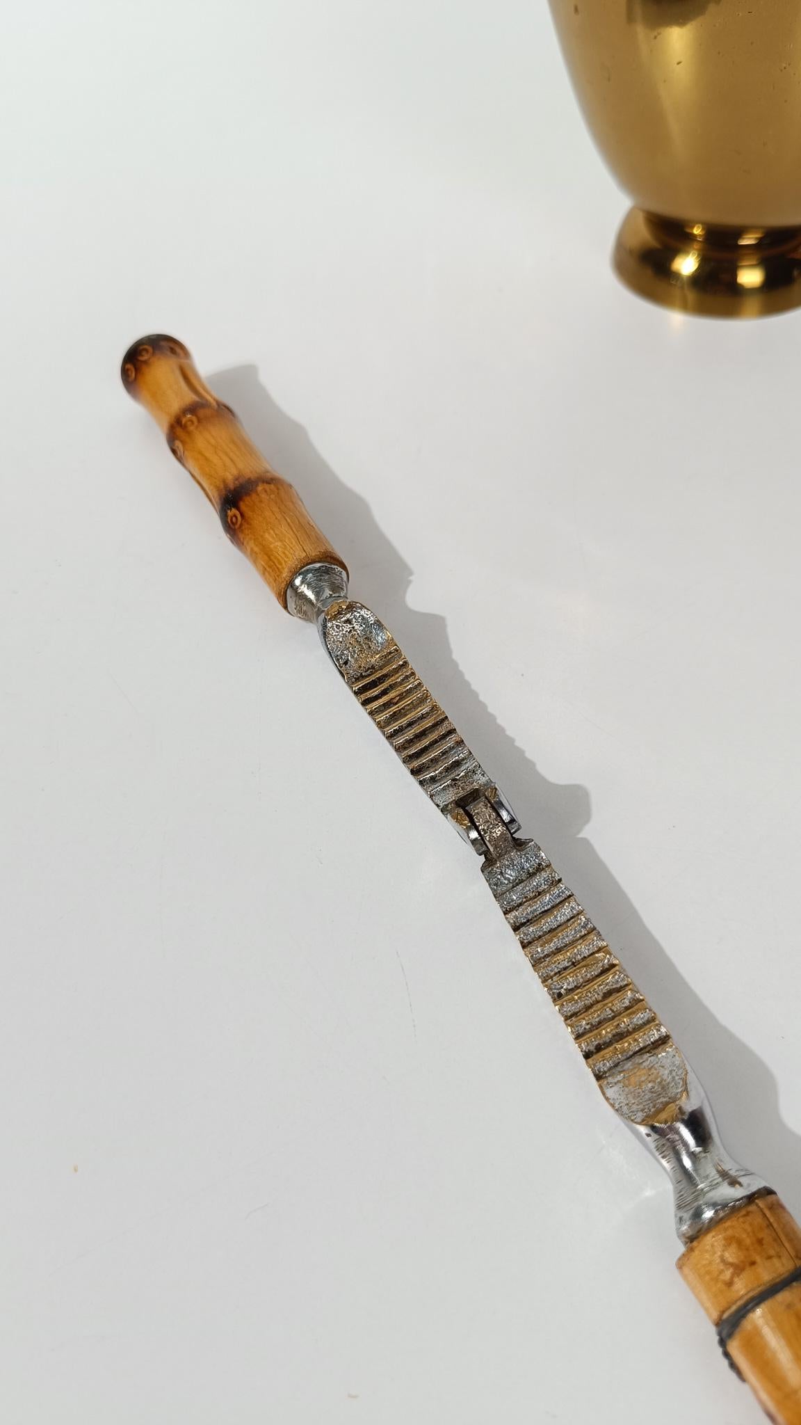 Casse-noisettes vintage avec poignées en bambou, deux pièces disponibles, Italie, années 60 en vente 3