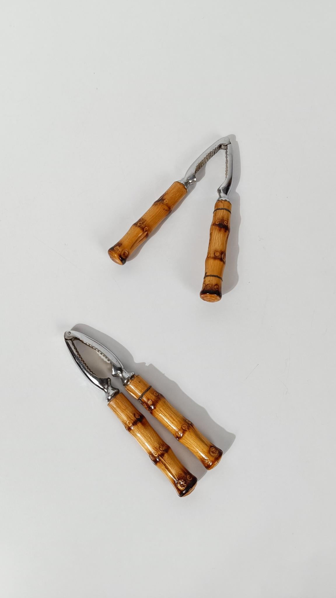 20ième siècle Casse-noisettes vintage avec poignées en bambou, deux pièces disponibles, Italie, années 60 en vente