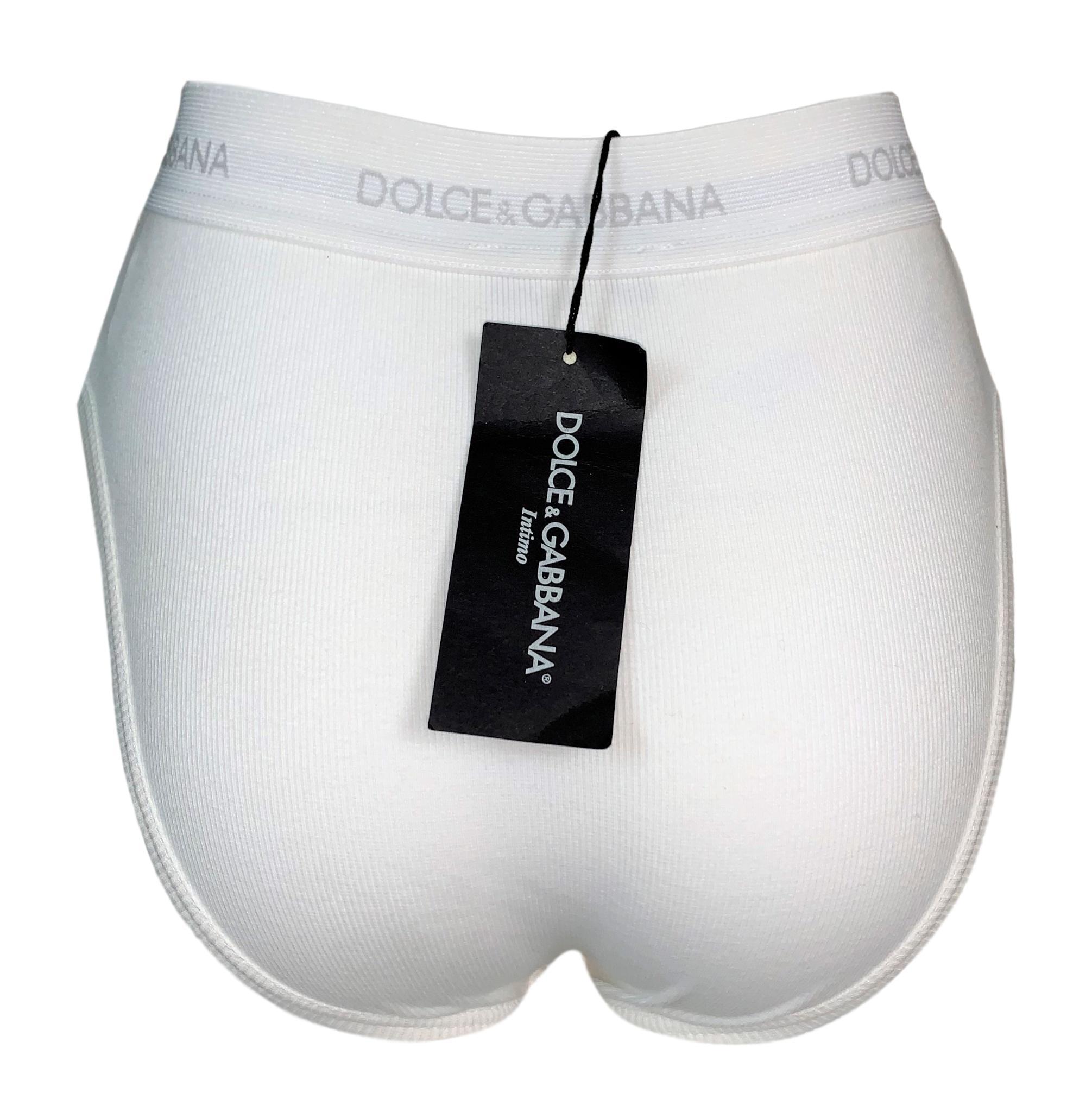 DESIGNER: 1990's Dolce & Gabbana

Please contact for more information and/or photos.

CONDITION: New with tags

FABRIC: Cotton & Spandex

COUNTRY MADE: Italy

SIZE: M/42

MEASUREMENTS; provided as a courtesy only- not a guarantee of fit:

Waist: