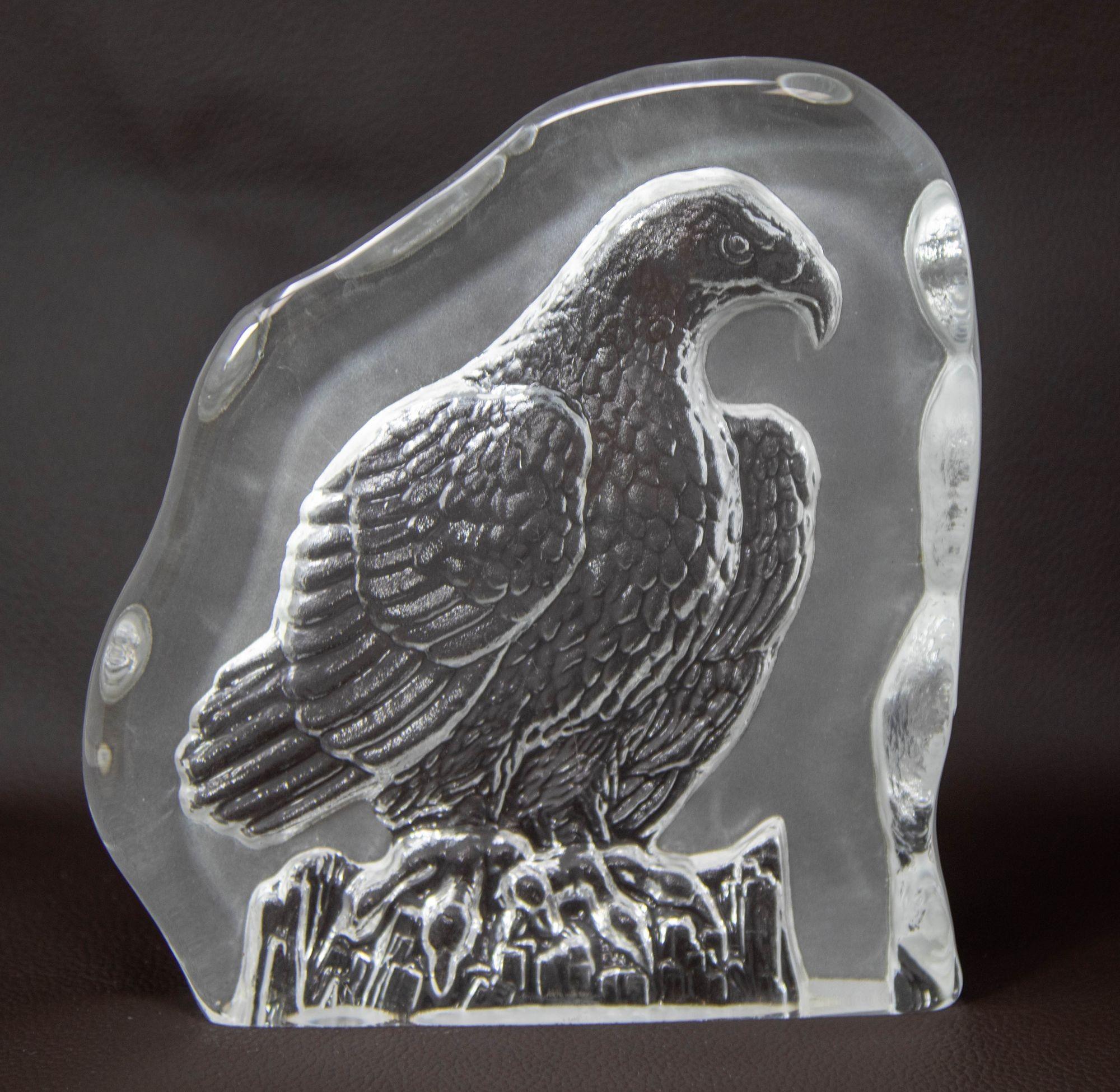 Nybro Pologne grand presse-papier d'art en cristal d'aigle gravé en vente 5