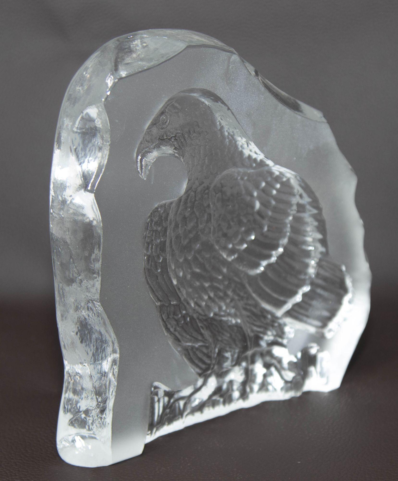 Polonais Nybro Pologne grand presse-papier d'art en cristal d'aigle gravé en vente