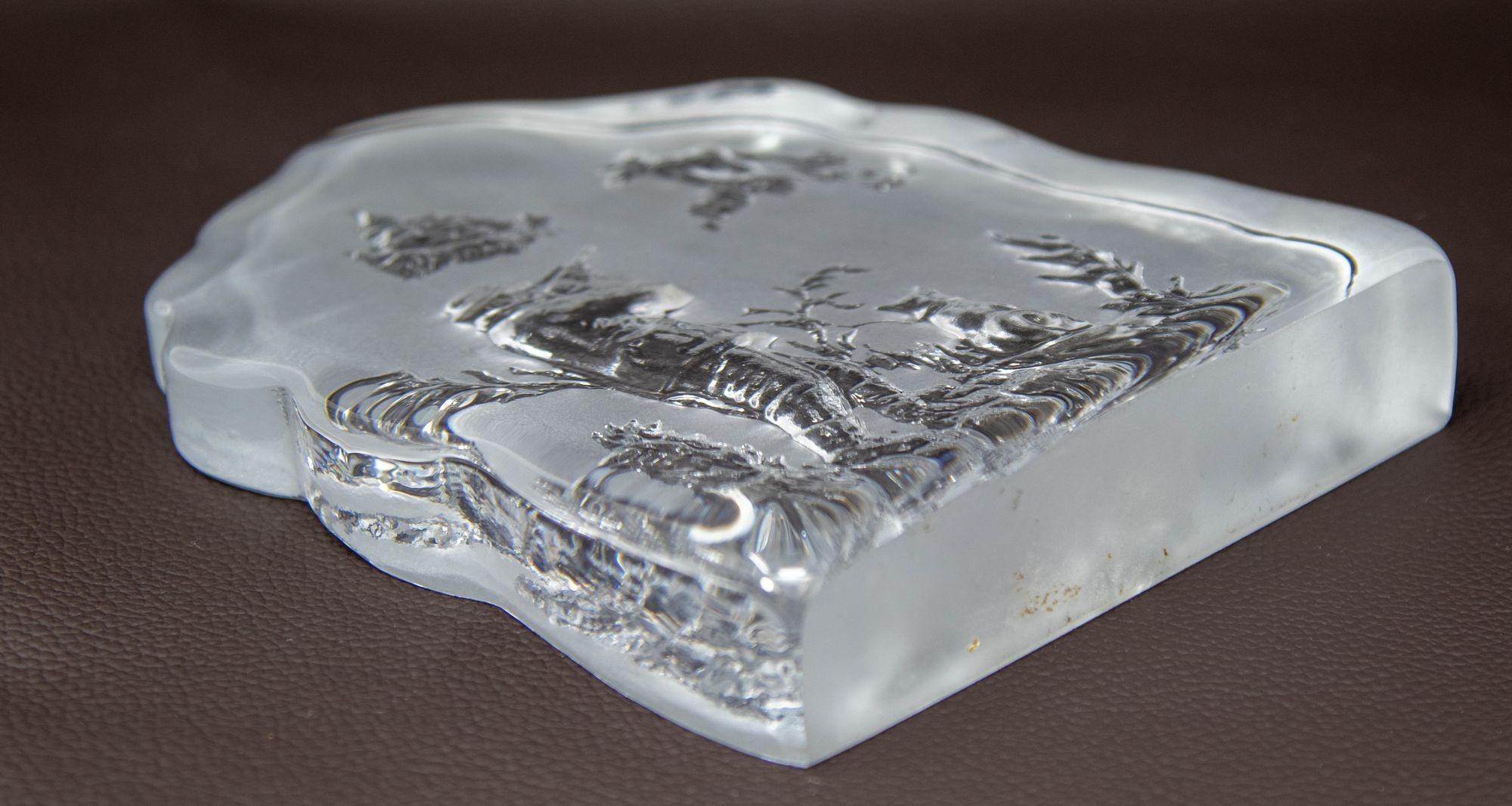 Cristal Grand presse-papiers d'art en cristal Nybro Suède Hunter and Moose en vente
