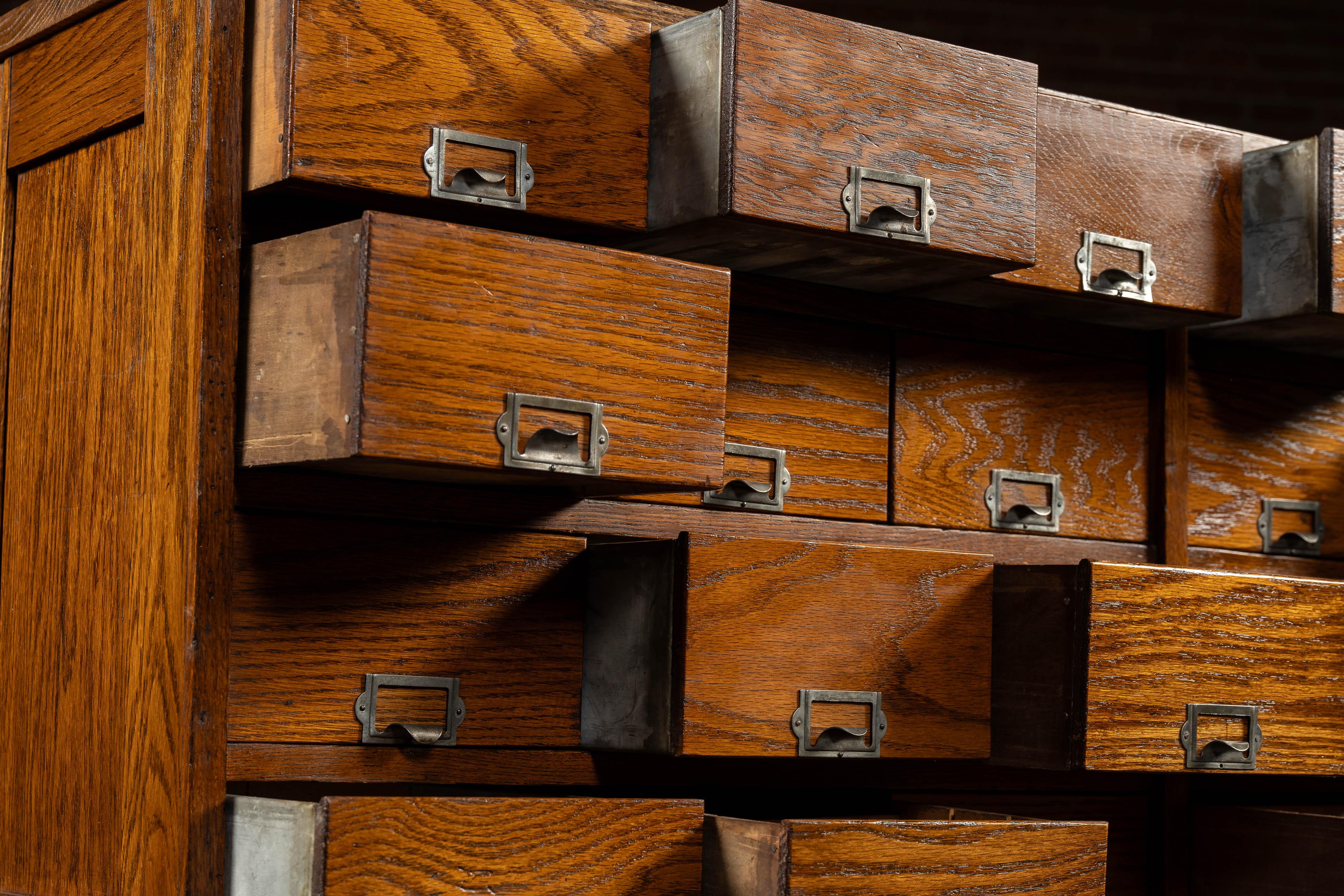 Apothicaire 24 tiroirs en Oak Vintage en vente 7