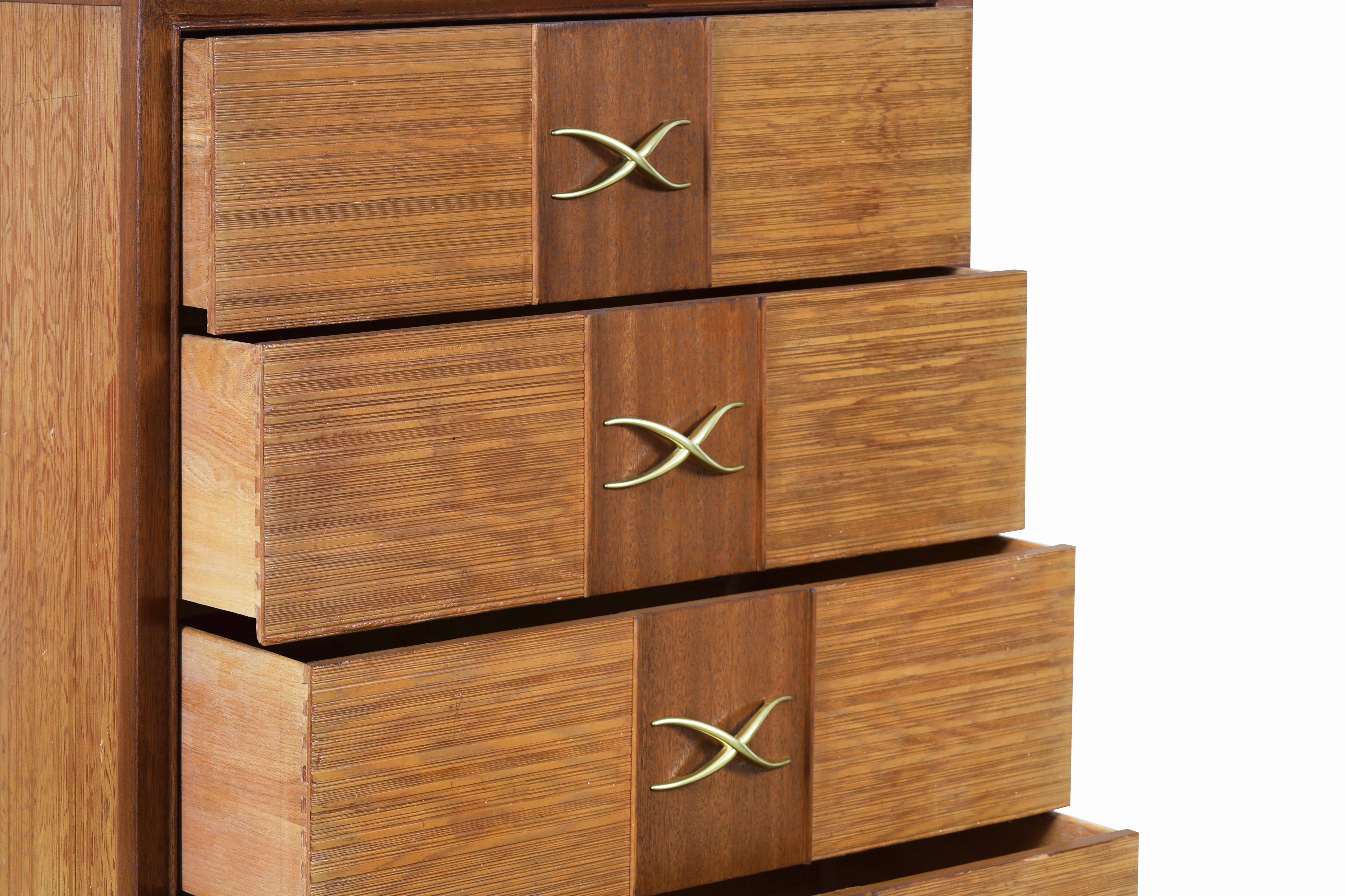 Coffre à tiroirs vintage en chêne et laiton de Paul Frankl pour Brown Saltman Bon état - En vente à North Hollywood, CA