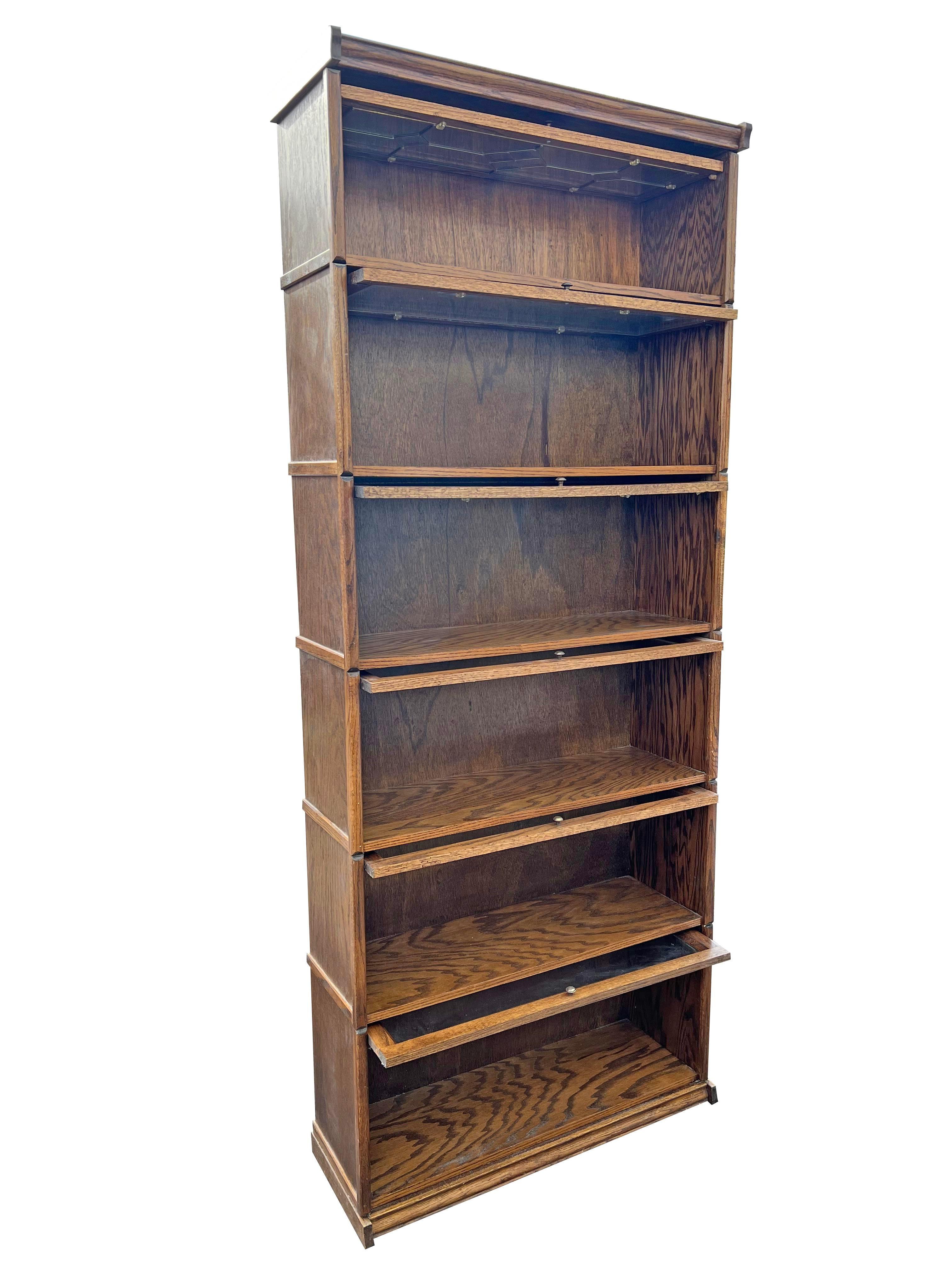 Vintage Oak and Glass Barrister Style Bookcase Shelving 6 Stack. One Piece Unit In Good Condition In Saddle River, NJ