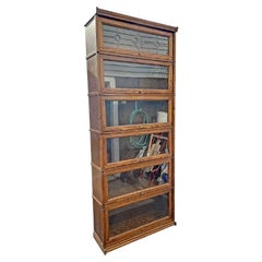 Étagères de bibliothèque vintage de style Barrister en chêne et verre, 6 emplacements. Unité monobloc