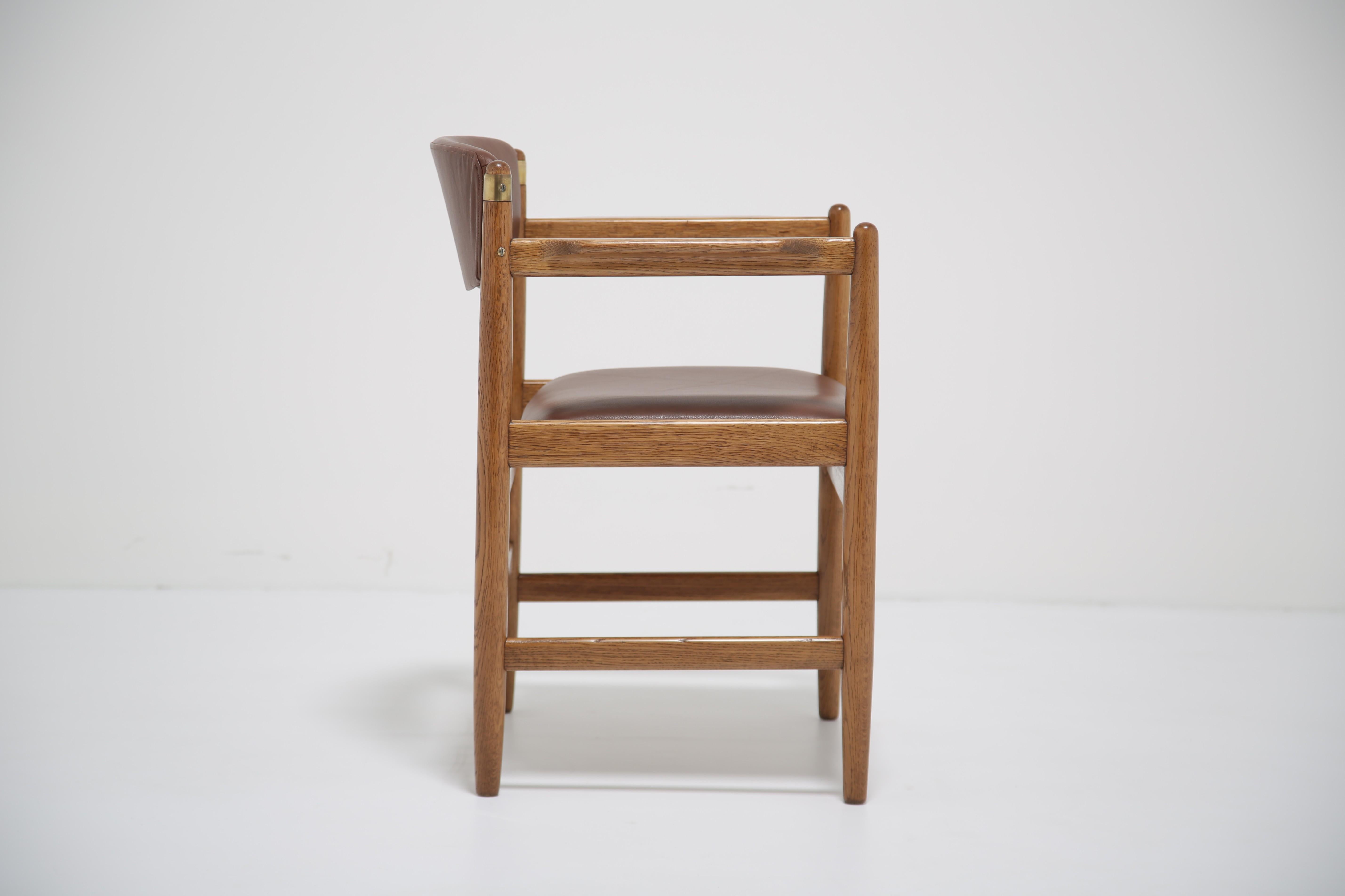 Poltrona vintage in Oak e pelle di Børge Mogensen per Karl Andersson, 1960. in vendita 3