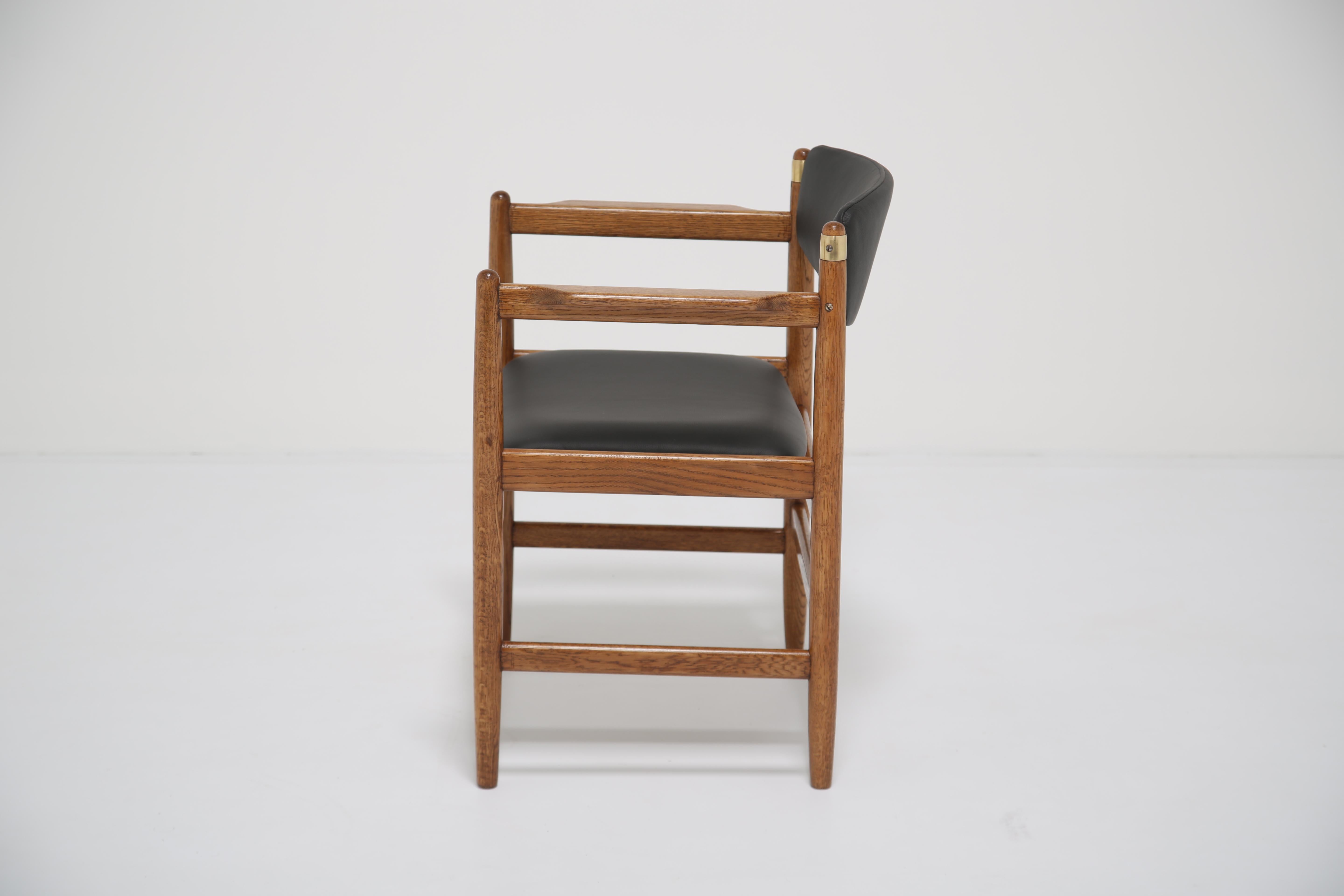 Poltrona vintage in Oak e pelle di Børge Mogensen per Karl Andersson, 1960. in vendita 4