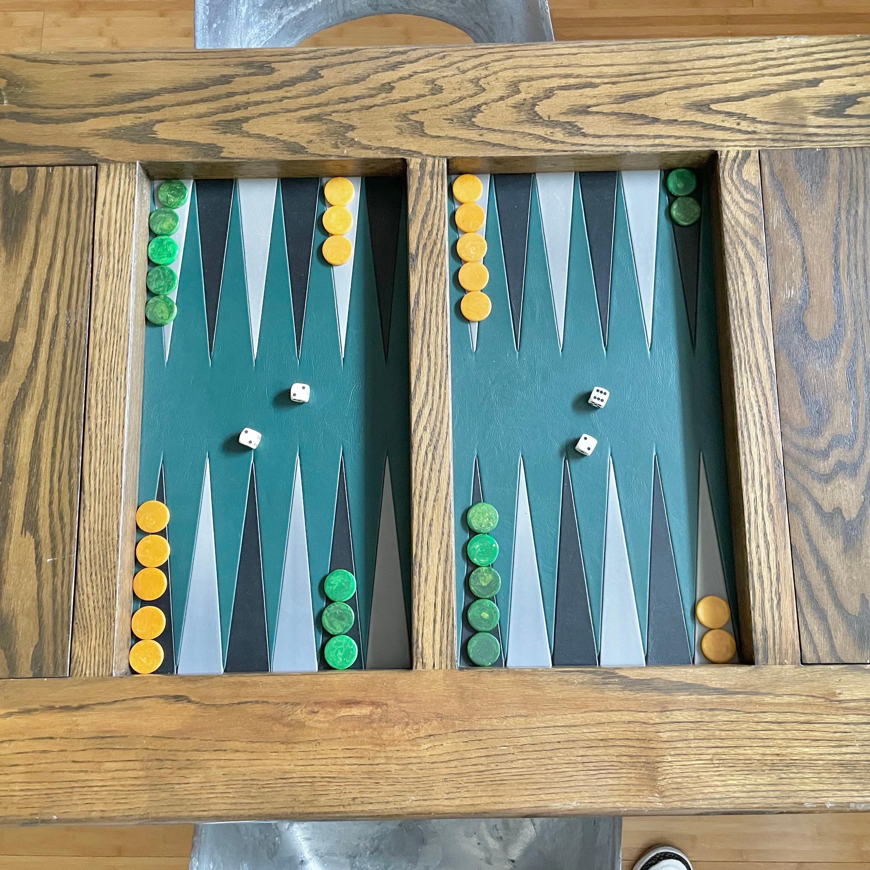 Table de backgammon vintage en chêne et cuir Bon état à Los Angeles, CA