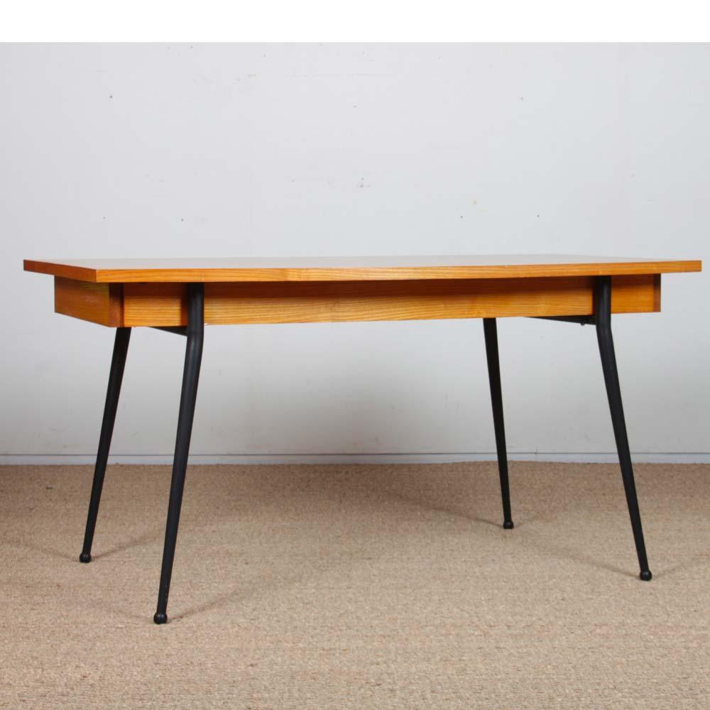Milieu du XXe siècle Vintage oak and metal dining table from the 1960s en vente