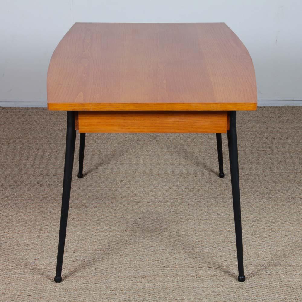 Vintage oak and metal dining table from the 1960s en vente 1