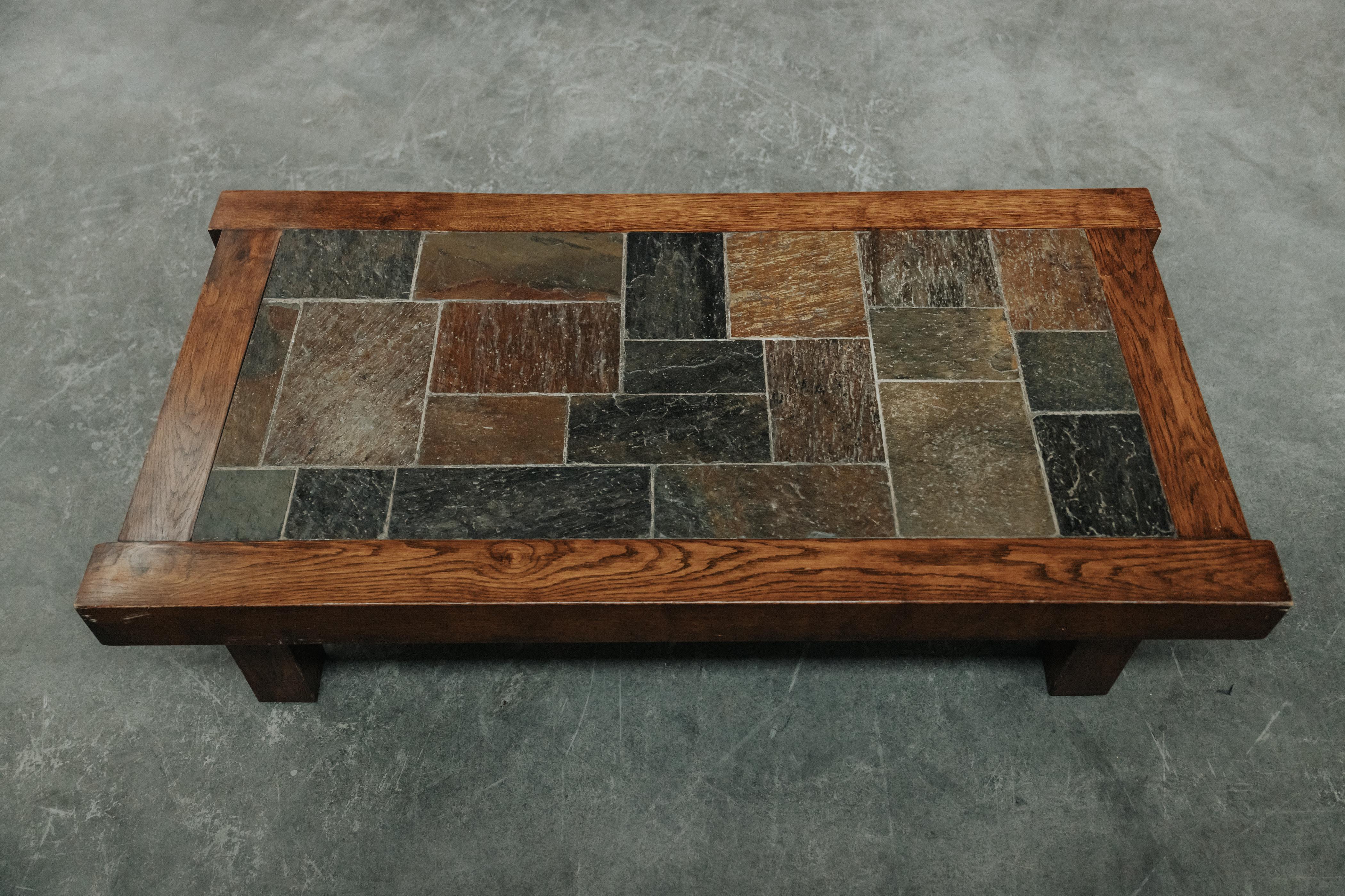 Chêne Table basse vintage en Oak et Stone de France, Circa 1960 en vente