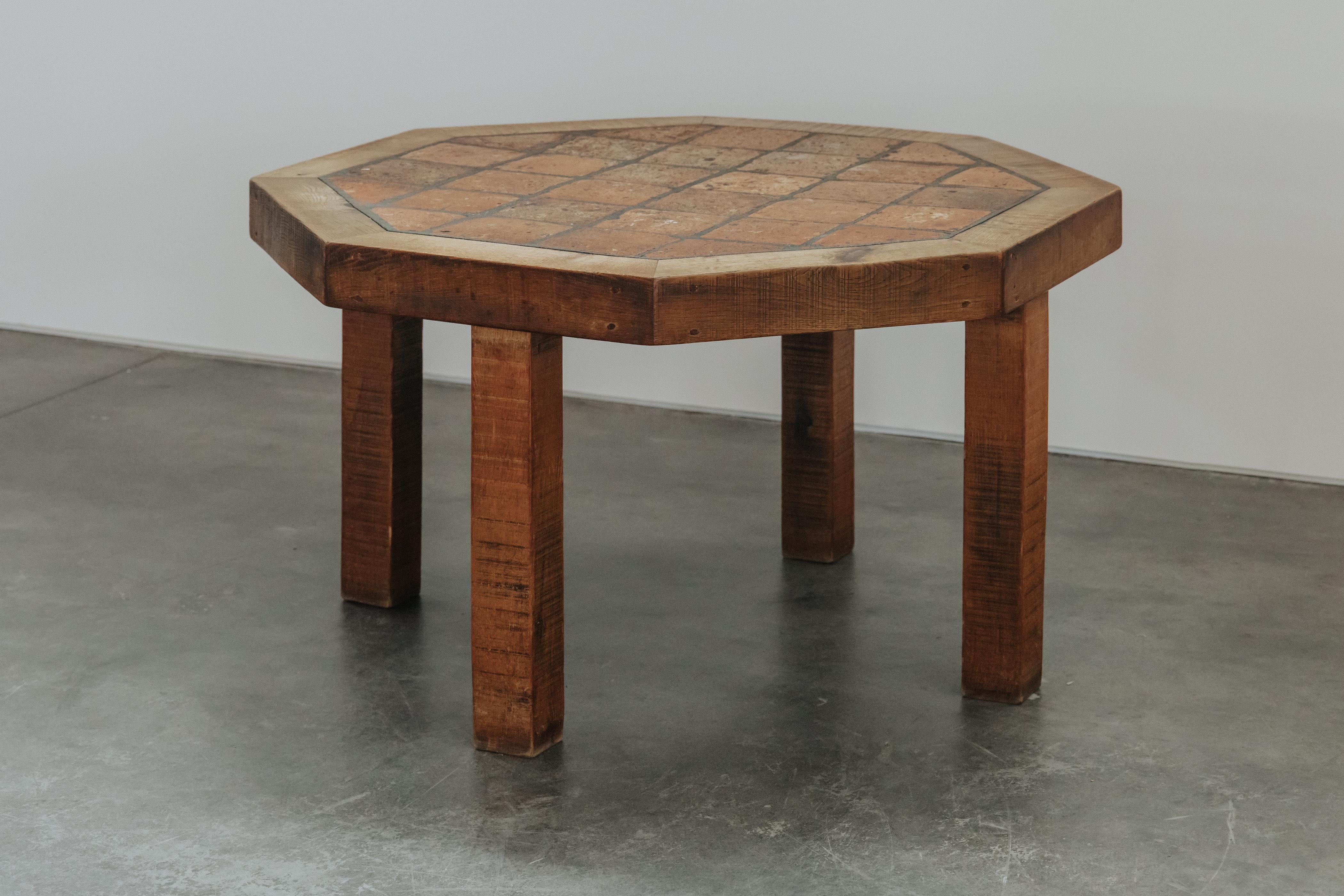 Européen Table de salle à manger vintage en chêne et carreaux de France, Circa 1970 en vente