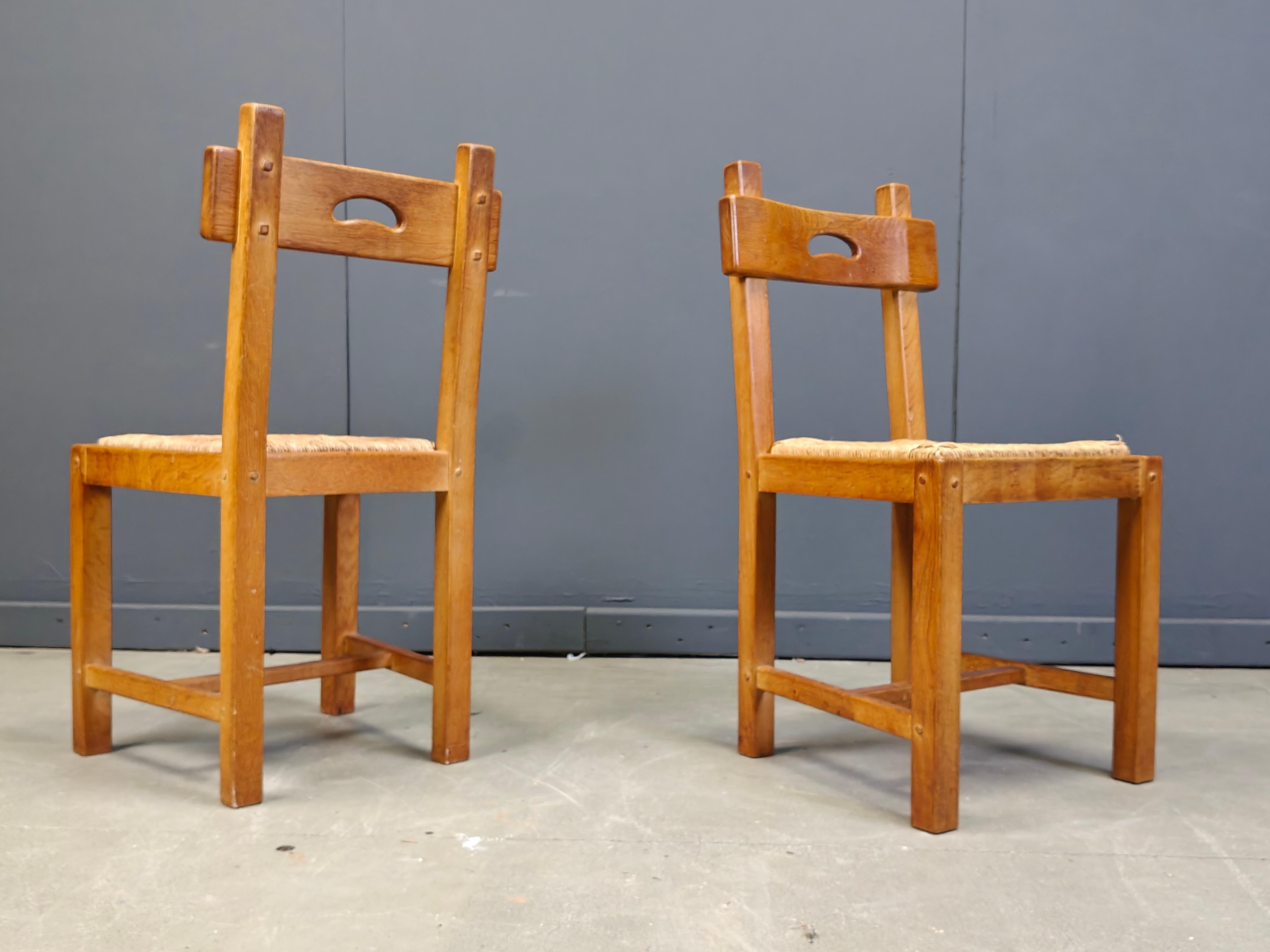 Rustico Sedie brutaliste d'epoca in rovere e vimini, anni '60 - set di 8 sedie in vendita