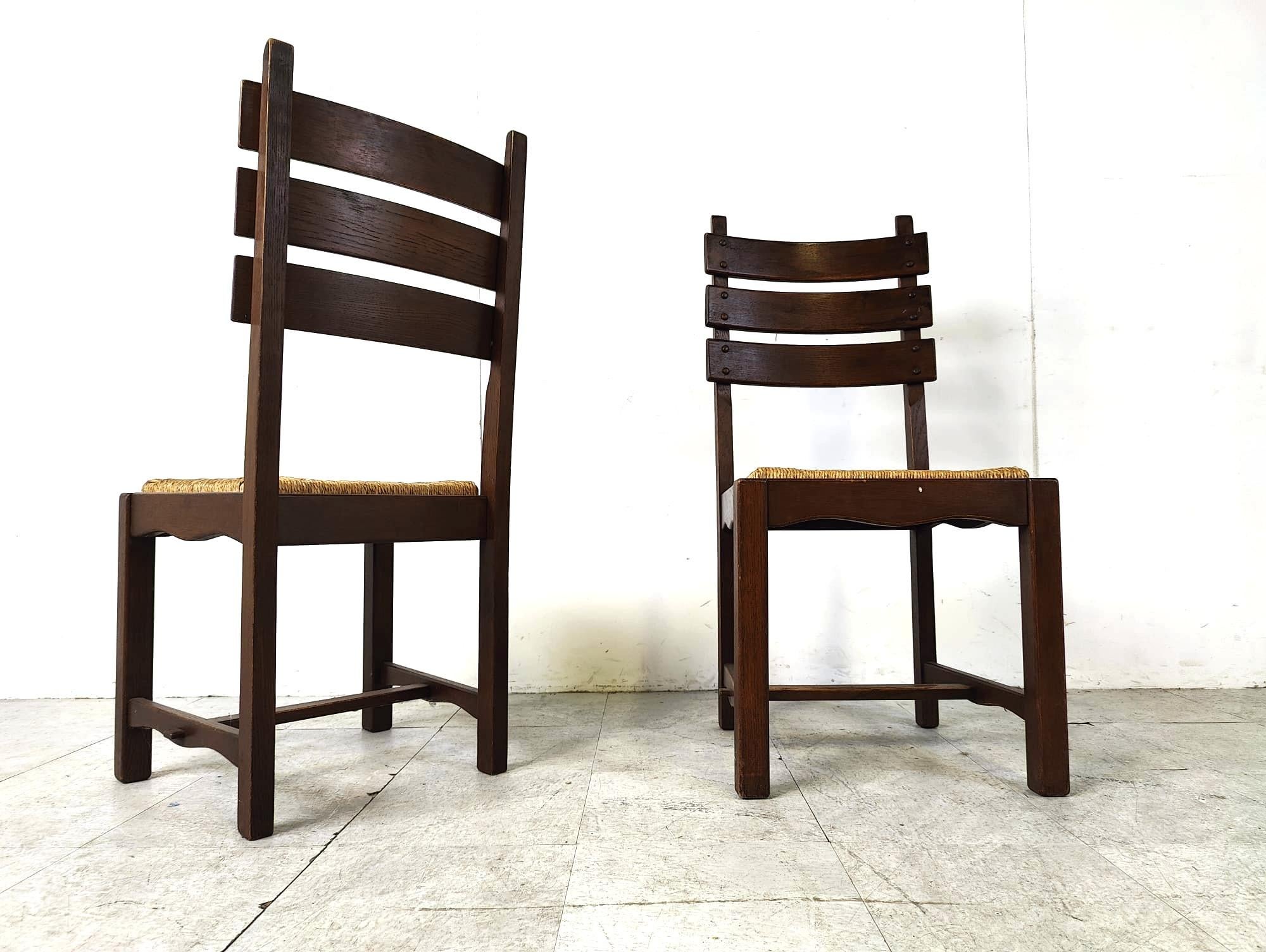 Chaises de salle à manger brutaliste vintage en chêne et osier, années 1960  en vente 4