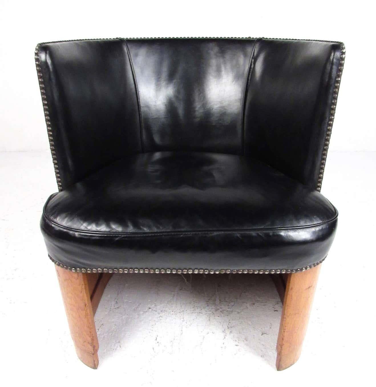 Mid-Century Modern Vintage Oak Barrel Back Club Chair For Sale