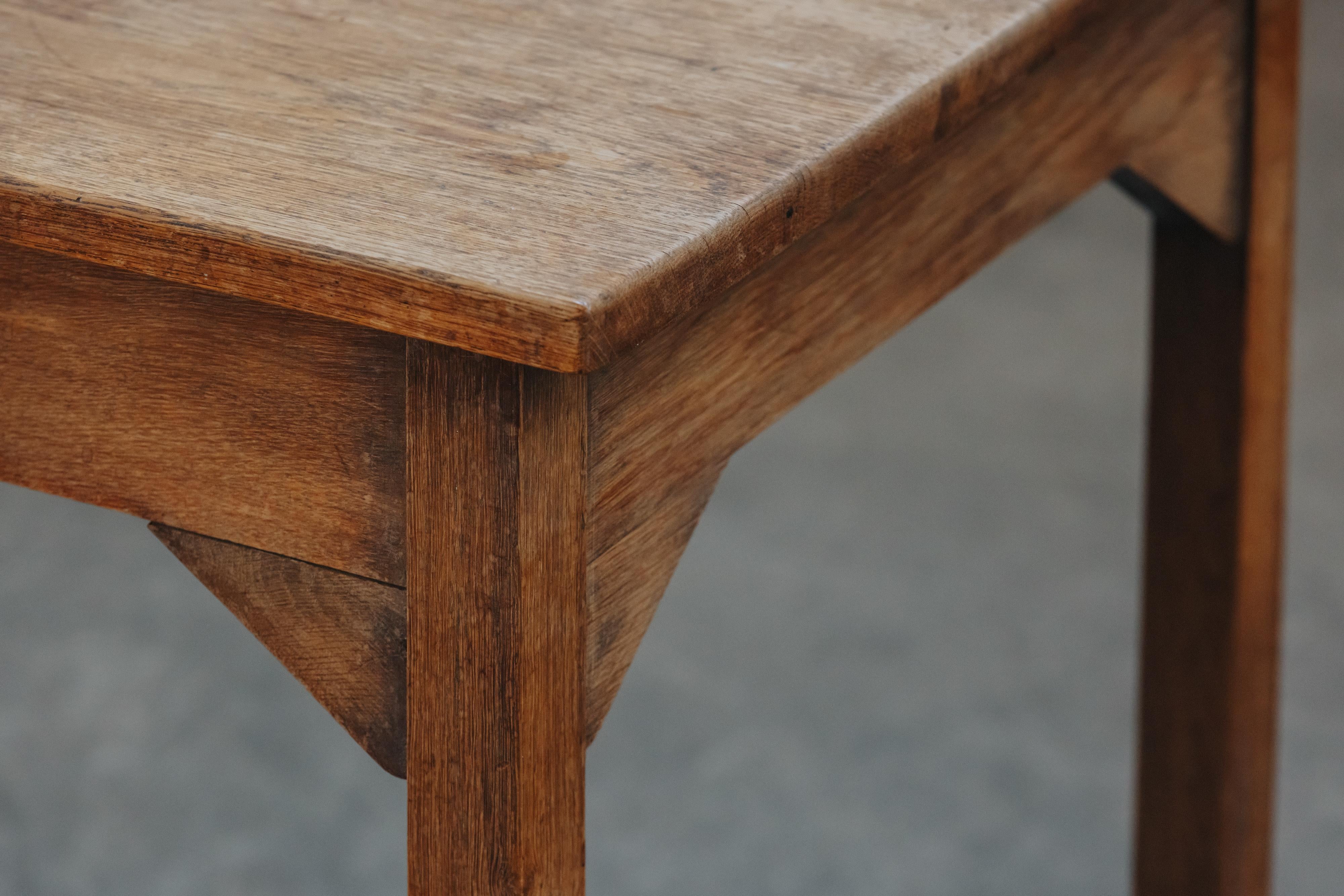 Vintage Oak Bistro Table From France, CIrca 1950 en venta 4