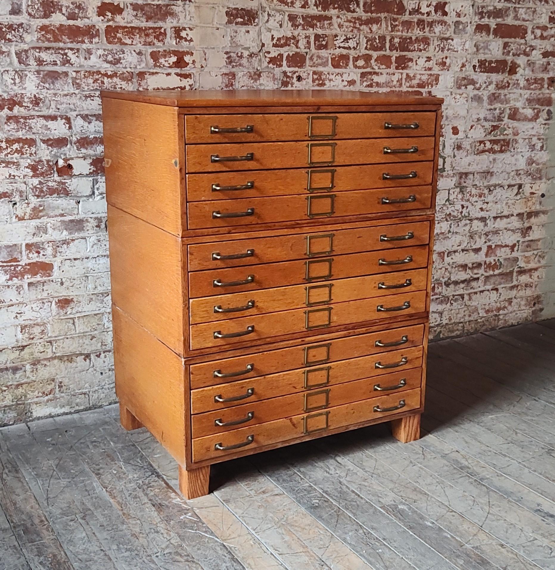 12 Drawer Oak Blueprint / Flat File Cabinet

Overall Dimensions: 25 1/4