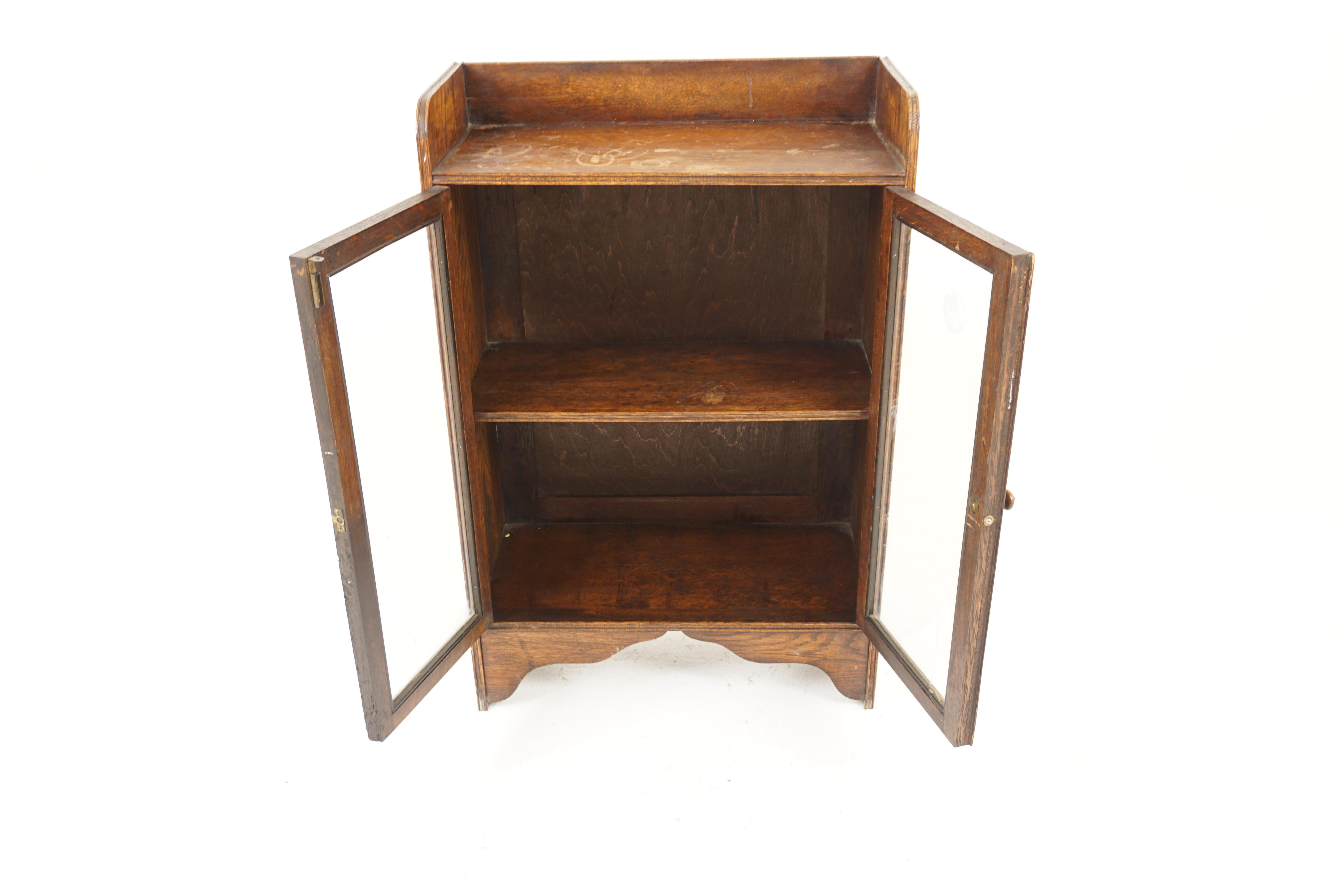 Vintage Oak Bookcase, Petite Two Door Display Cabinet, Scotland, 1930, H1110 In Good Condition In Vancouver, BC