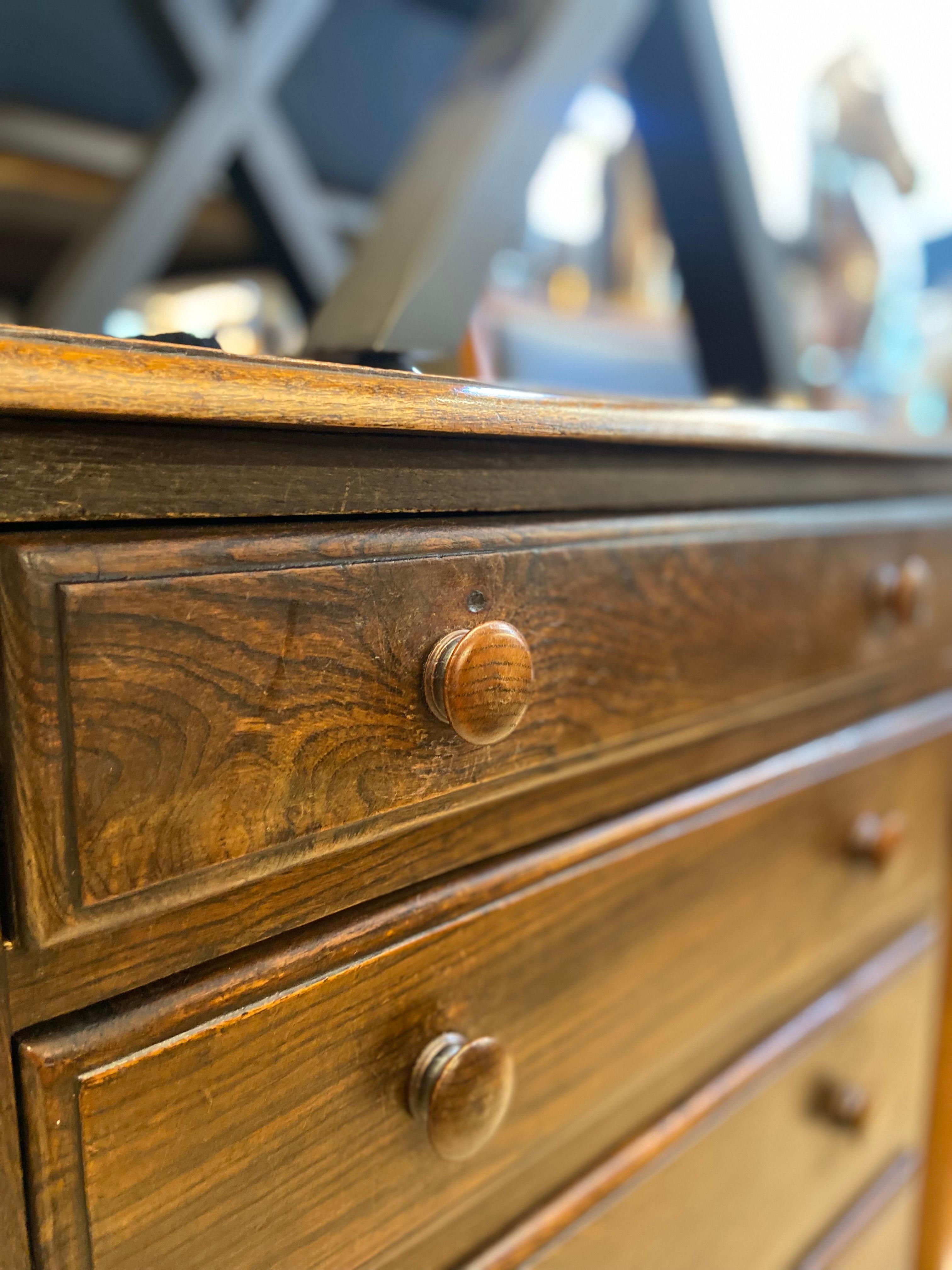 Late 20th Century Vintage Oak Chest Of Drawers For Sale