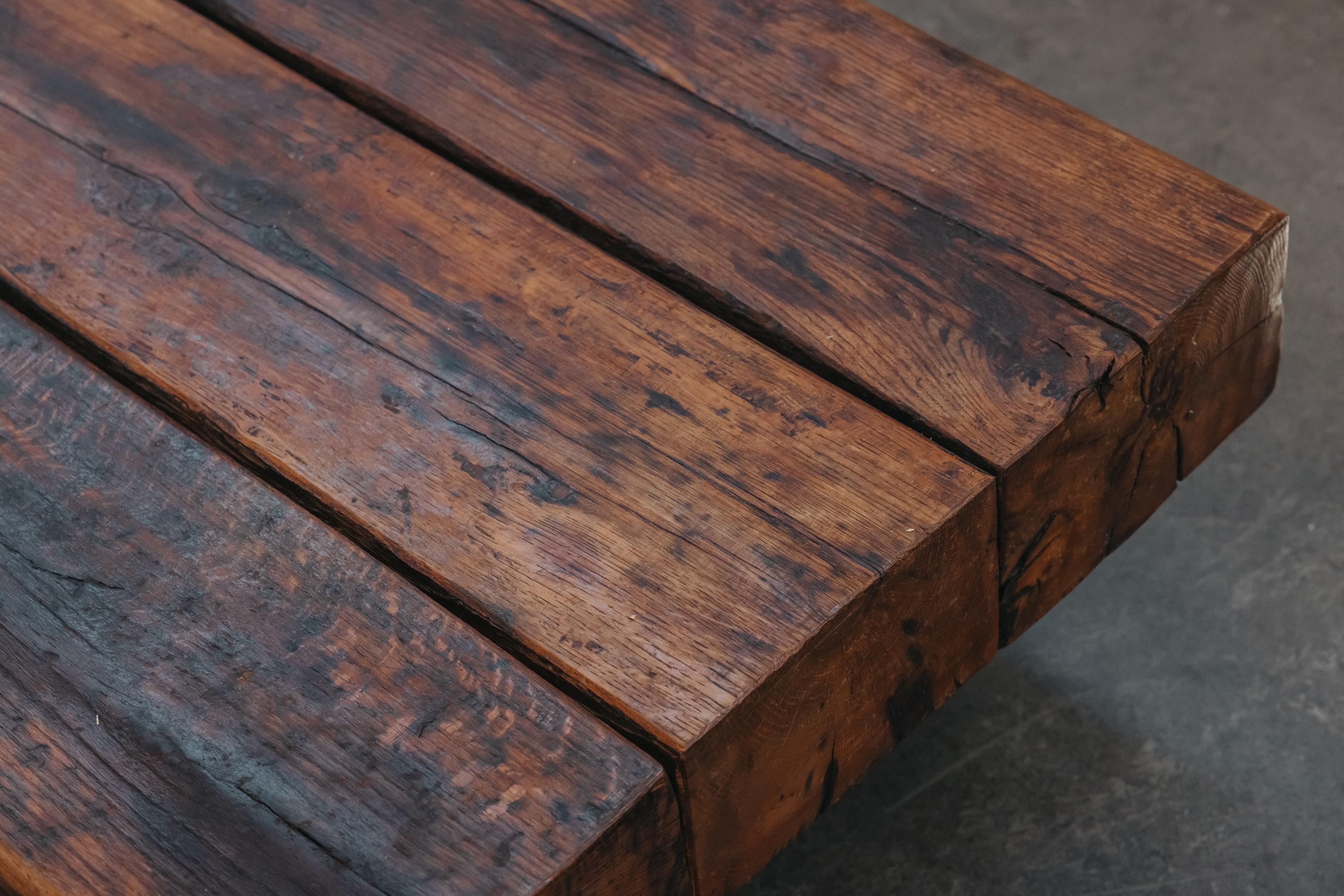 Mesa baja vintage de roble procedente de Francia, circa 1960 en venta 5
