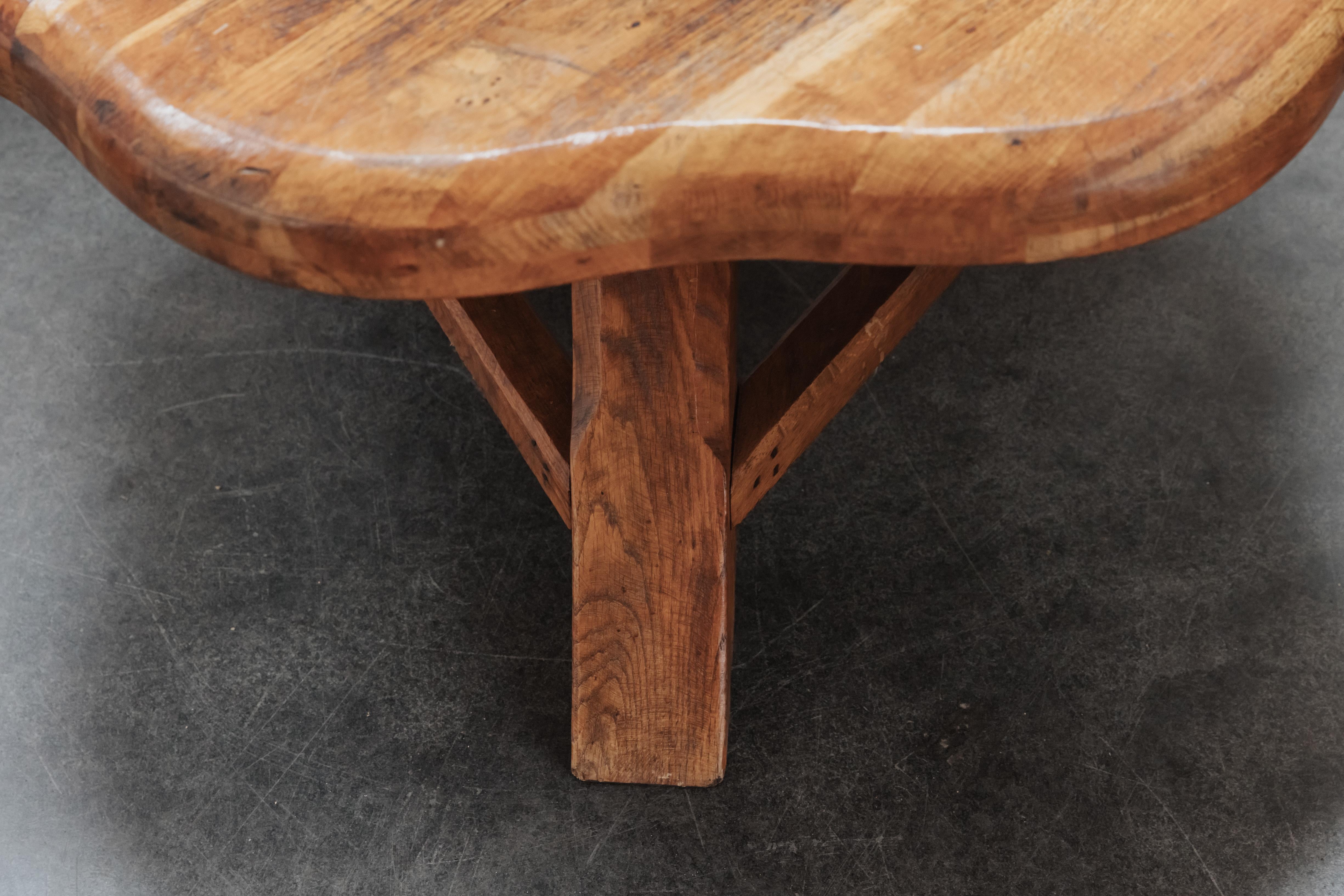 Vintage Eiche Couchtisch aus Holland, CIRCA 1970 (Eichenholz) im Angebot