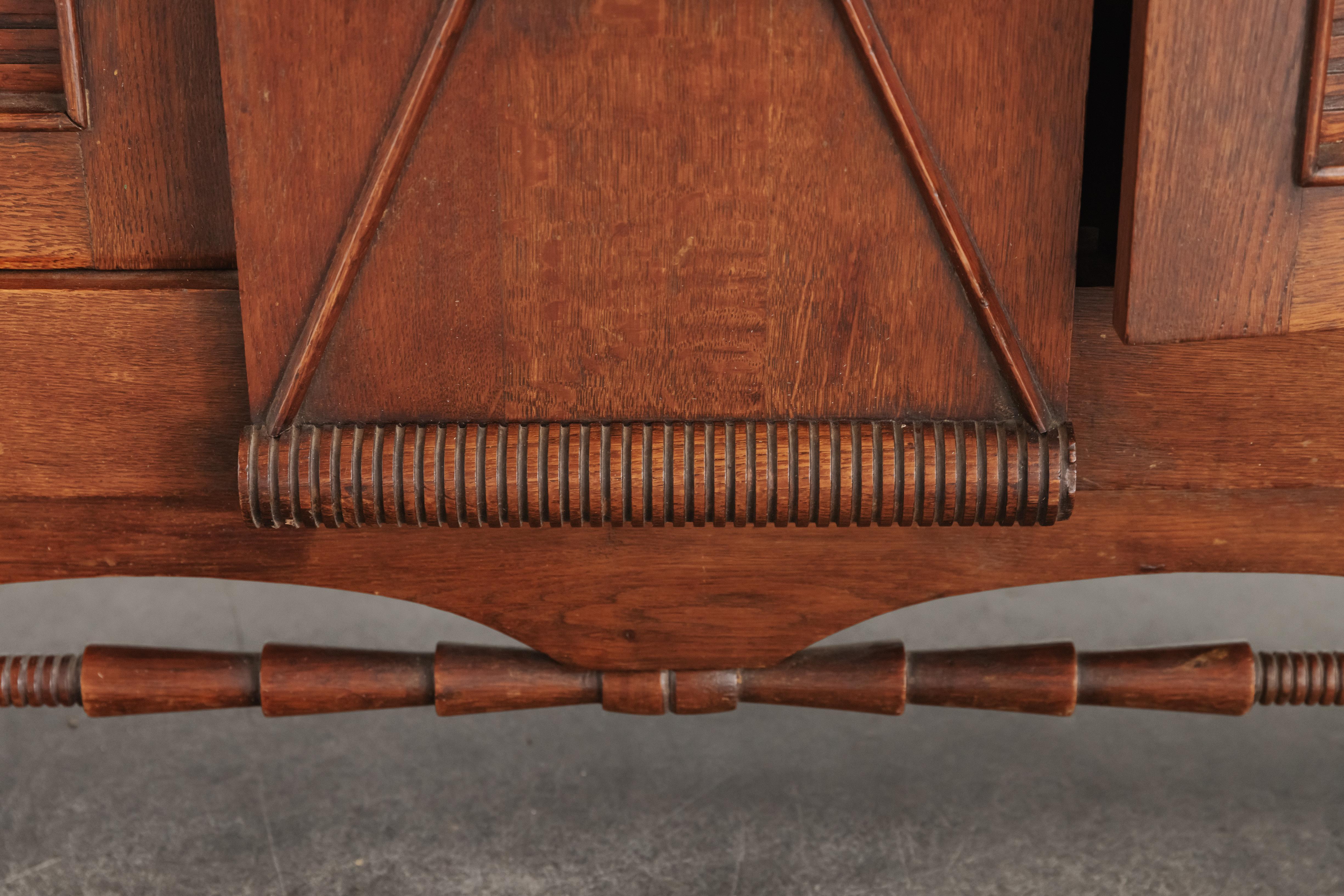 Crédence en Oak Vintage de France, Circa 1960 en vente 4