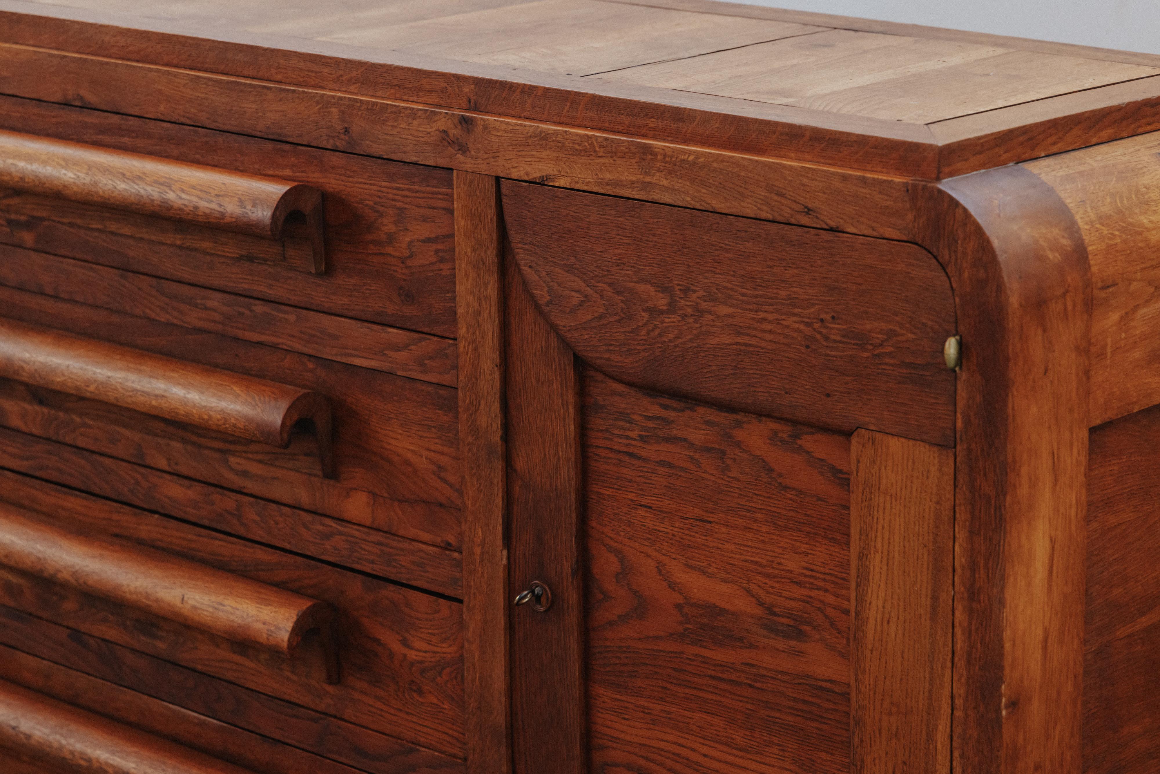 Metà XX secolo Credenza vintage in Oak dalla Francia, CIRCA 1960 in vendita