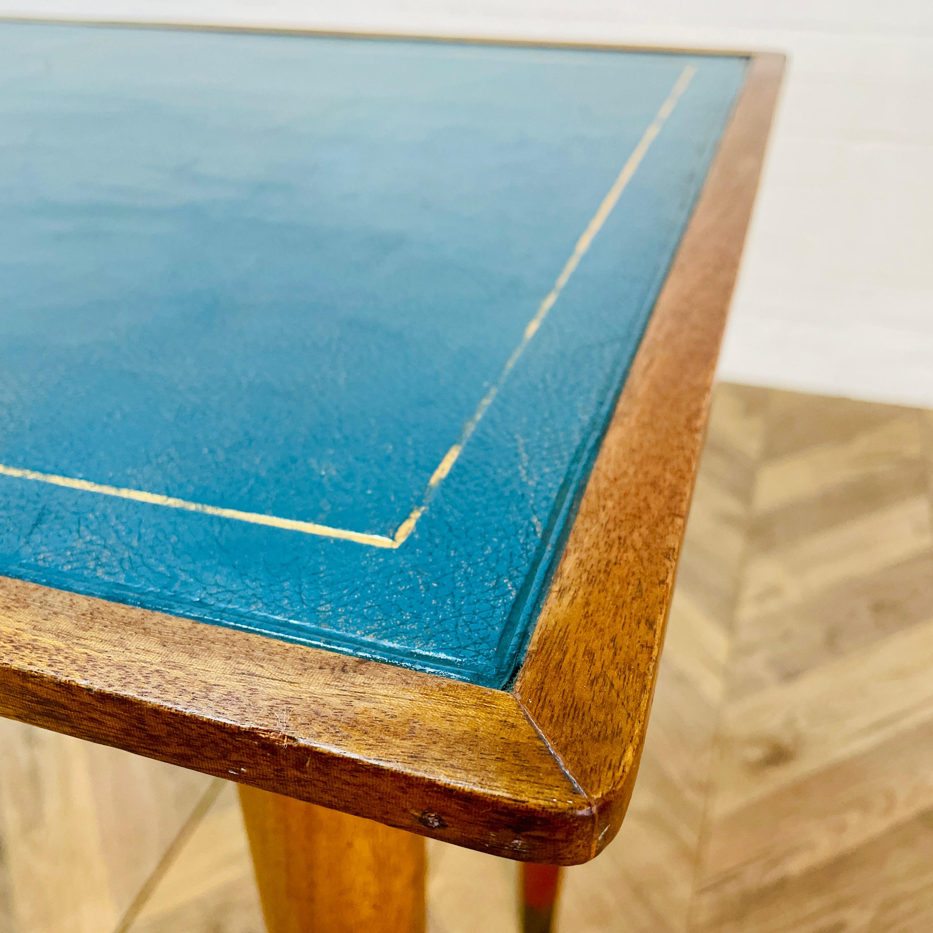 Scrivania vintage in Oak di 'Fergus Bridges Ltd' con piano in pelle blu, anni '50 3