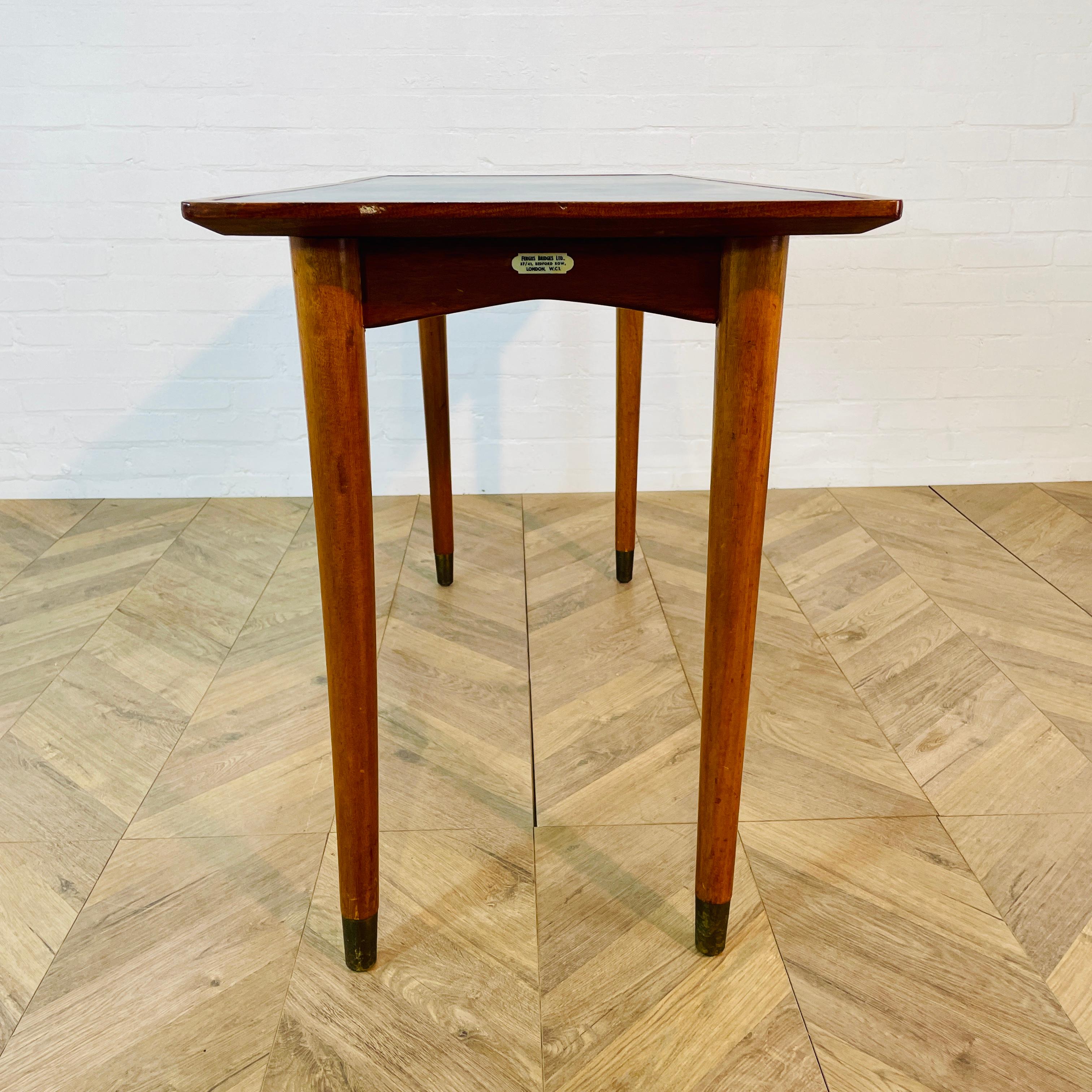 Scrivania vintage in Oak di 'Fergus Bridges Ltd' con piano in pelle blu, anni '50 1