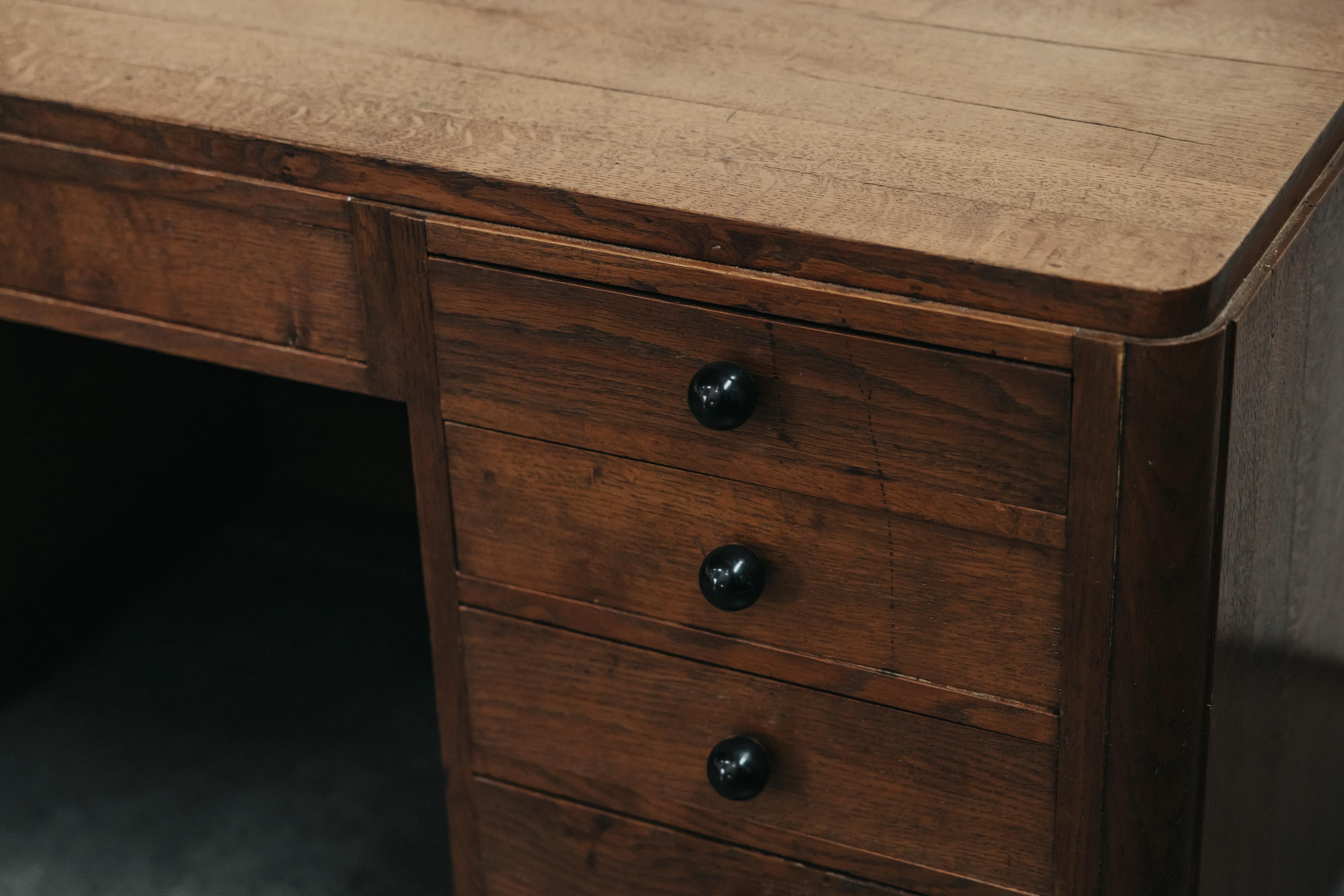 Européen Bureau vintage en Oak de France, CIRCA 1960 en vente
