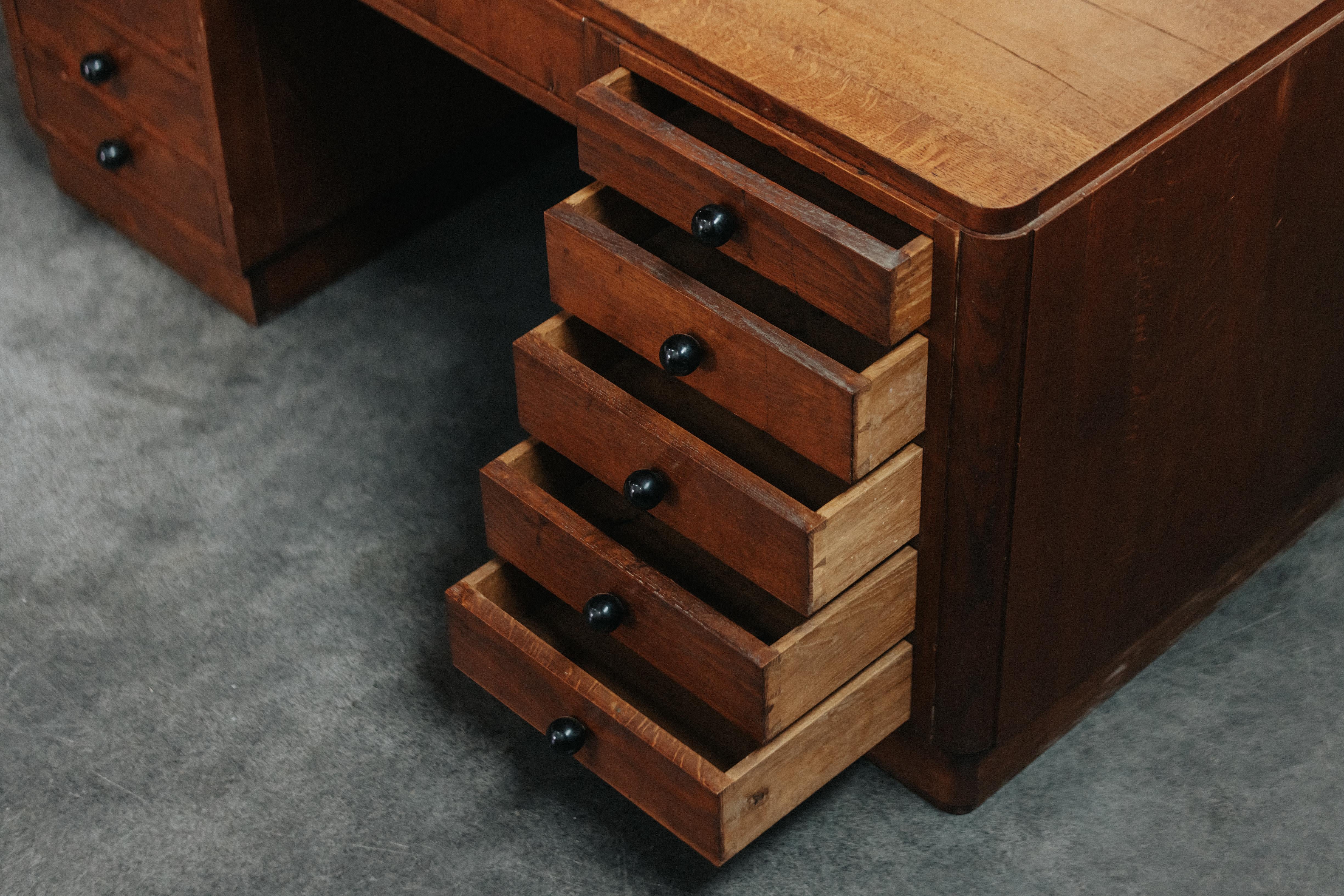 Milieu du XXe siècle Bureau vintage en Oak de France, CIRCA 1960 en vente