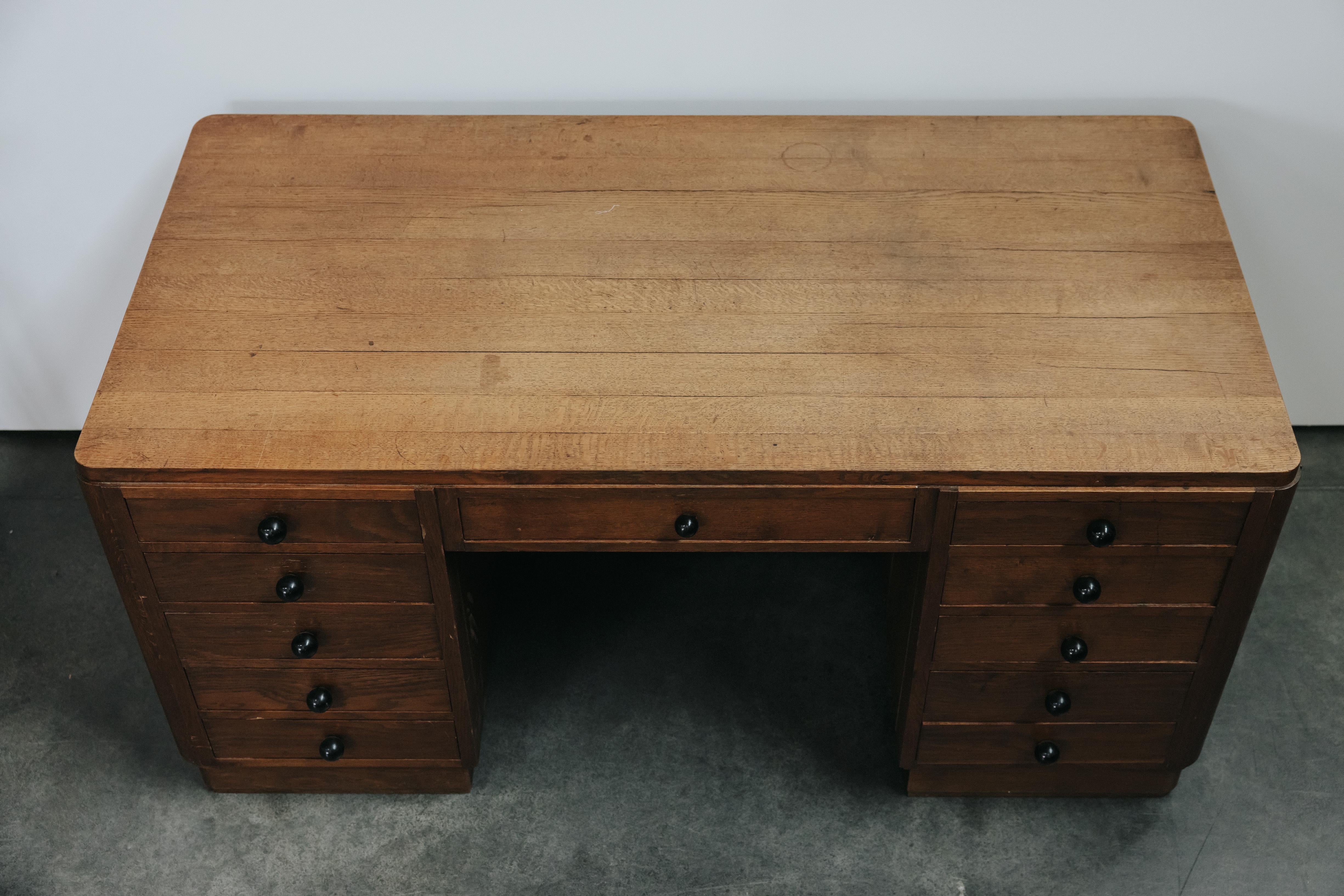 Chêne Bureau vintage en Oak de France, CIRCA 1960 en vente