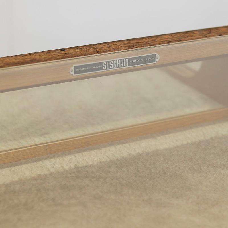 Vintage Oak Display Counter mit Schubladen (Deutsch) im Angebot