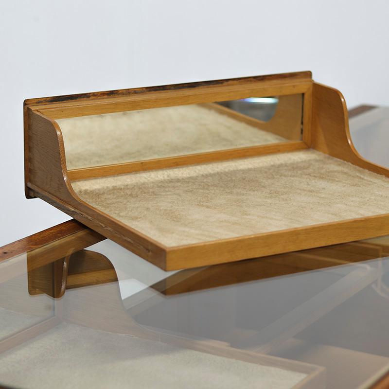 Vintage Oak Display Counter mit Schubladen (20. Jahrhundert) im Angebot