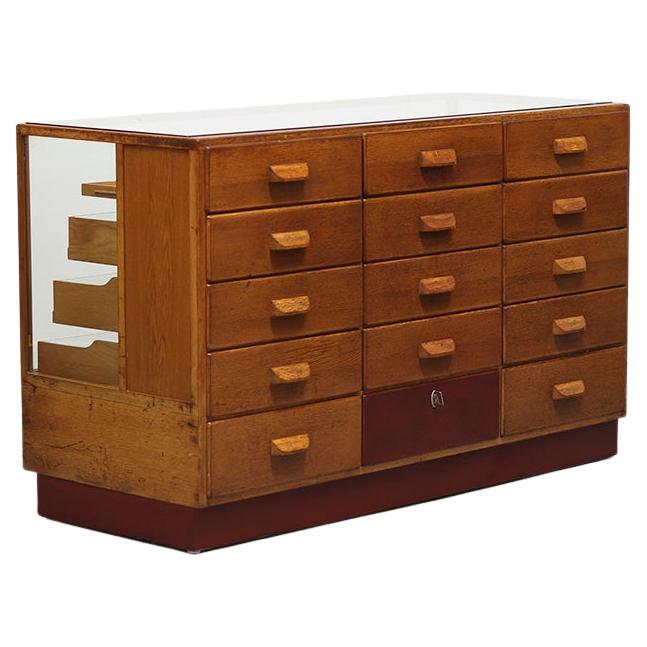 Banco espositivo con cassetti in Oak vintage