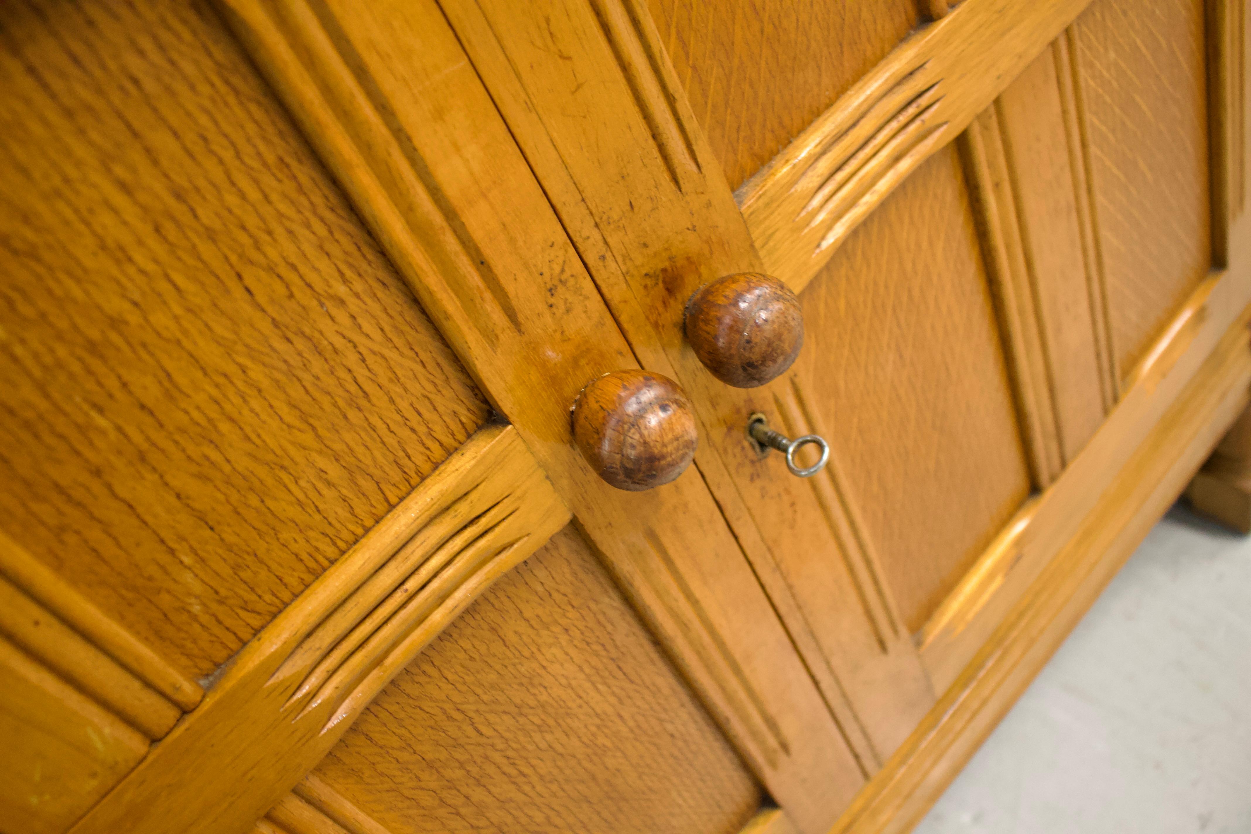 Vintage Oak Drinks Cabinet, 1960s For Sale 4