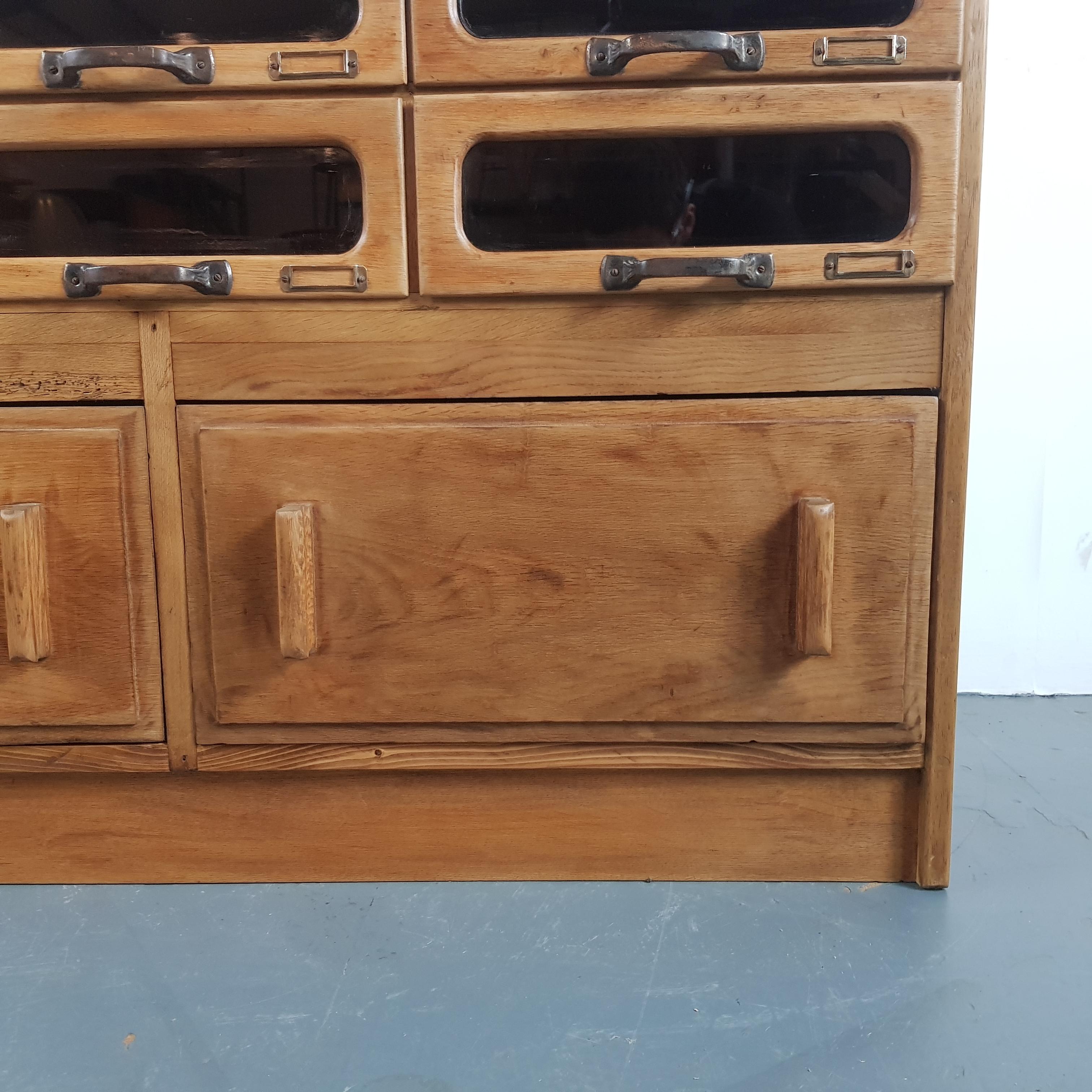 Vintage Oak Early 20th Century 8 Drawer Haberdashery Cabinet      For Sale 2