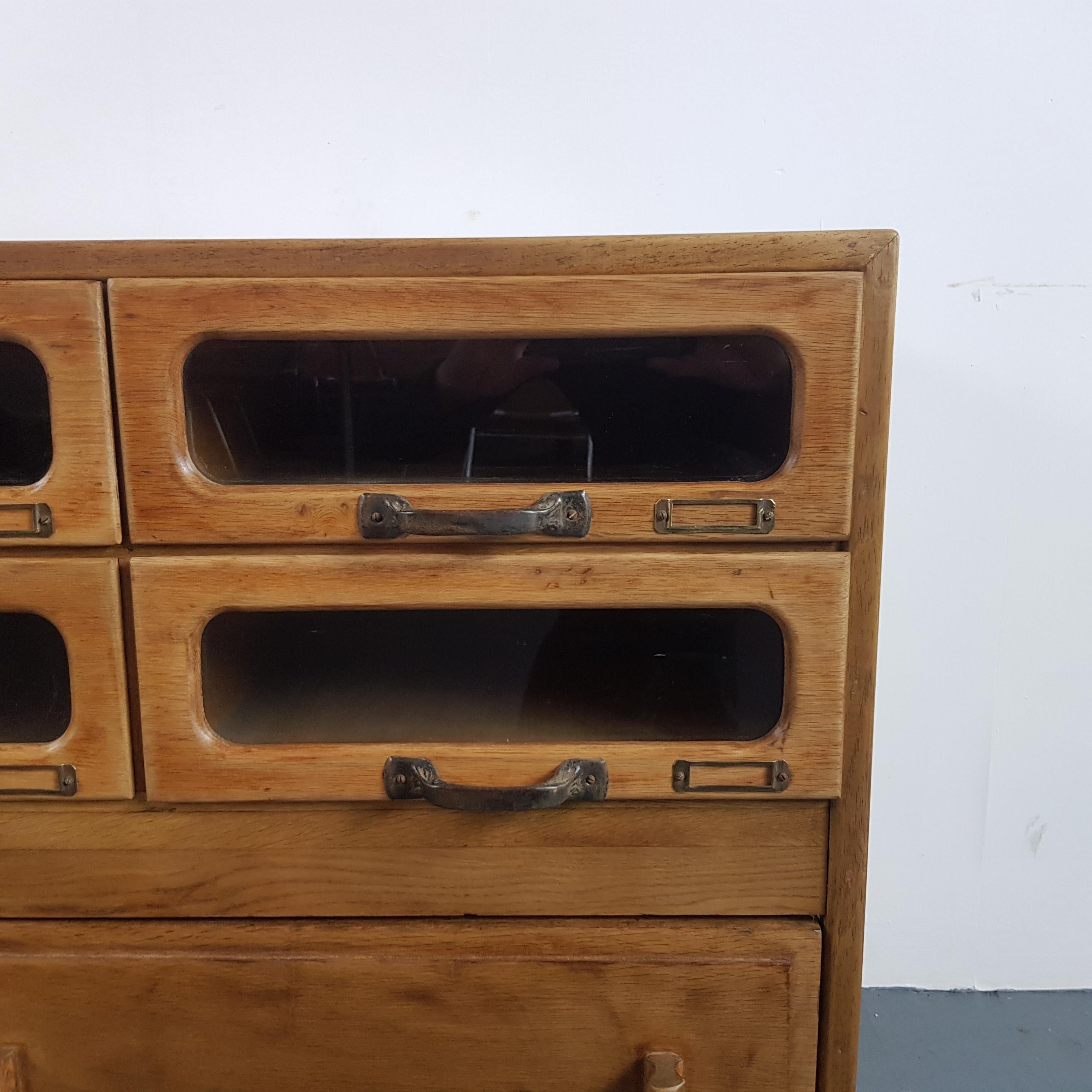Vintage Oak Early 20th Century 8 Drawer Haberdashery Cabinet      For Sale 3
